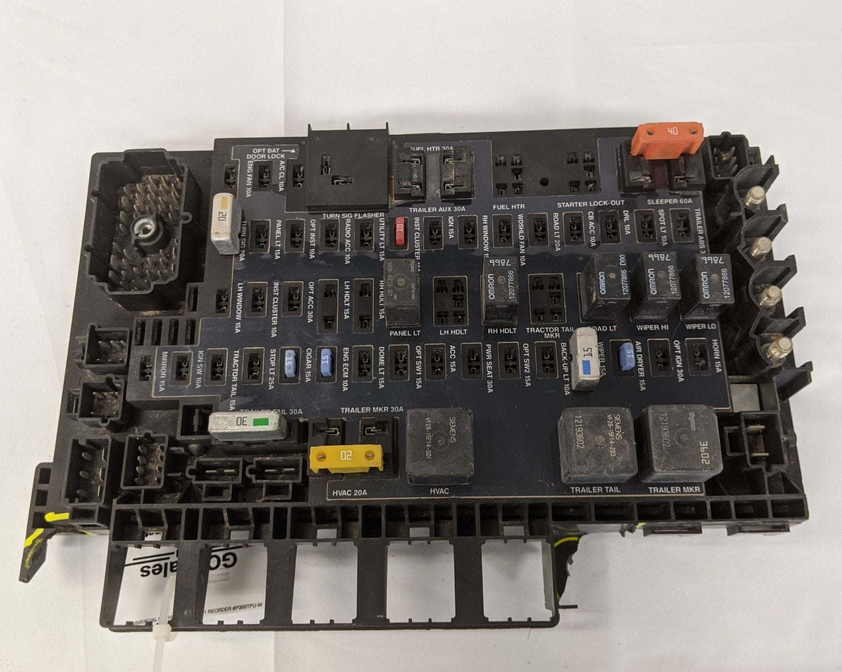 Damaged Freightliner Columbia, Coronado FLX PDM Fuse Box - P/N A06-40943-000 (10031024111932)
