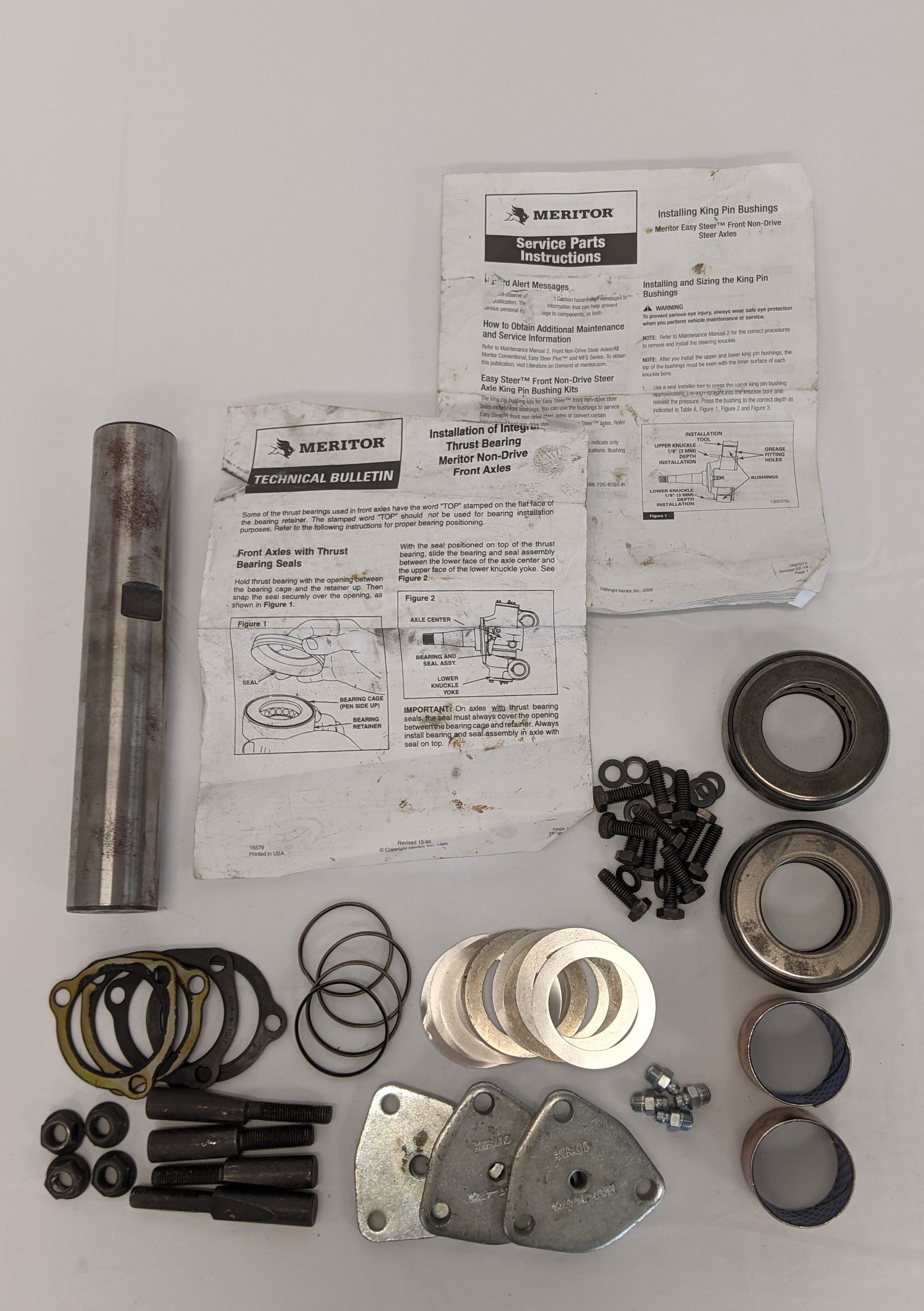 Partial Meritor Front Steering Non-Driven Axle Knuckle King Pit Kit - P/N R201315 (10121911533884)