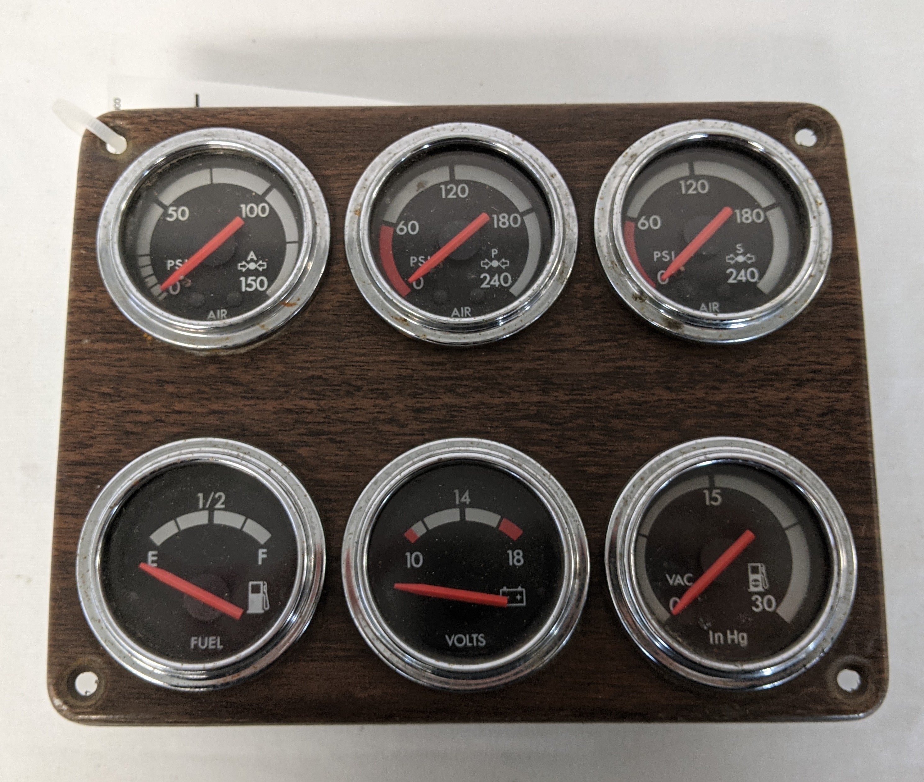 Used Freightliner FLD Woodgrain Dash Panel with 6 Chrome Gauges-P/N 22-20982-002 (9995547902268)