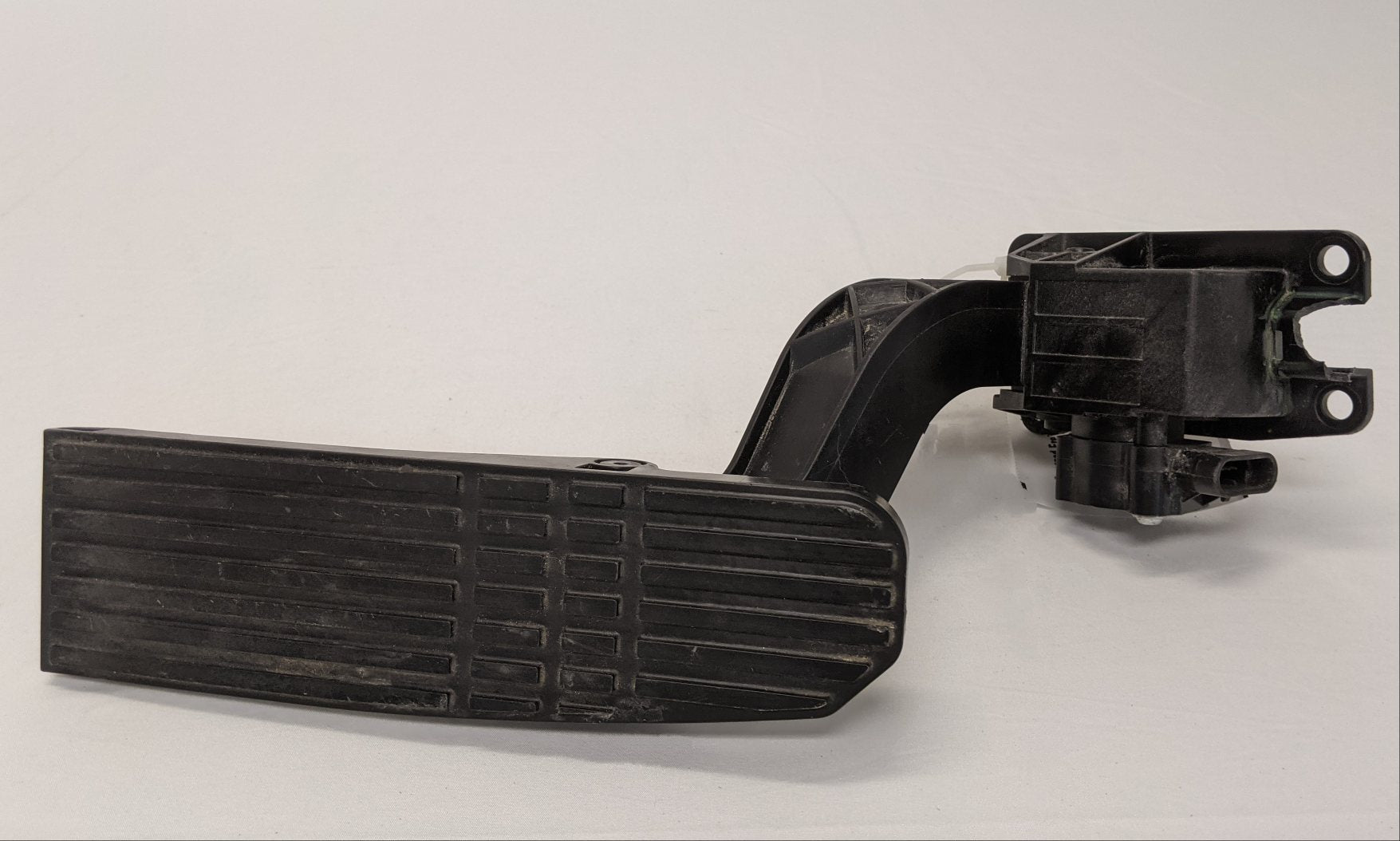 ATMページ A01-32622-001 - Freightliner M2 Cummins Accelerator Pedal