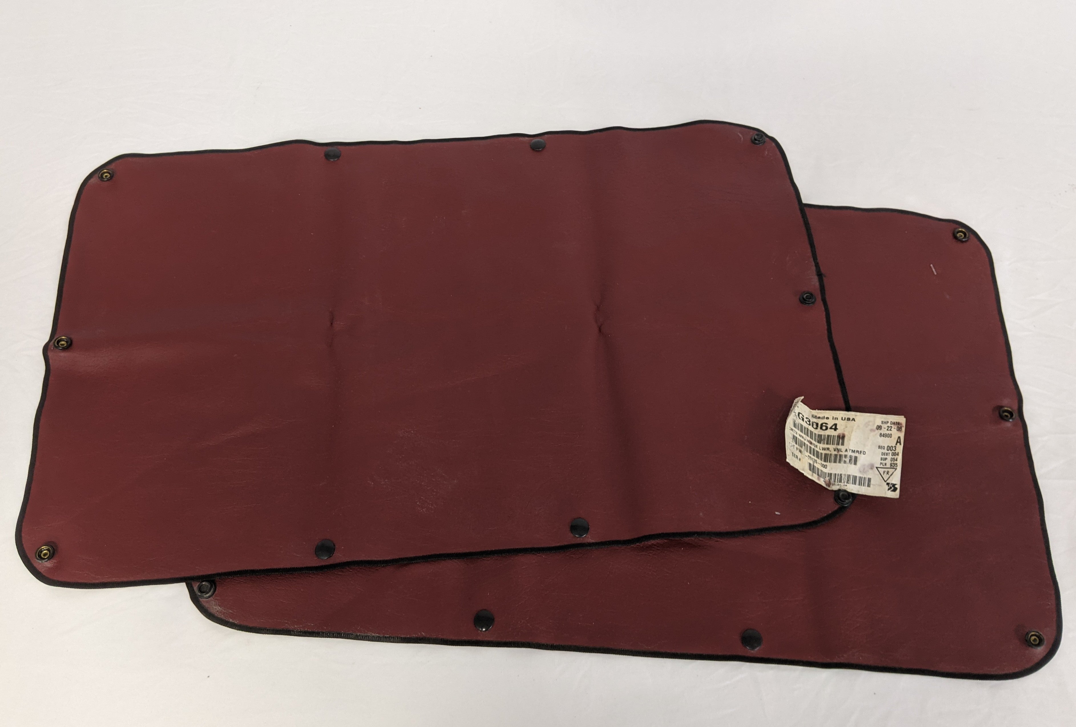 *Lot of 2* Freightliner Argosy Red Sleeper Window Curtain -P/N W18-00176-000 (10018094514492)