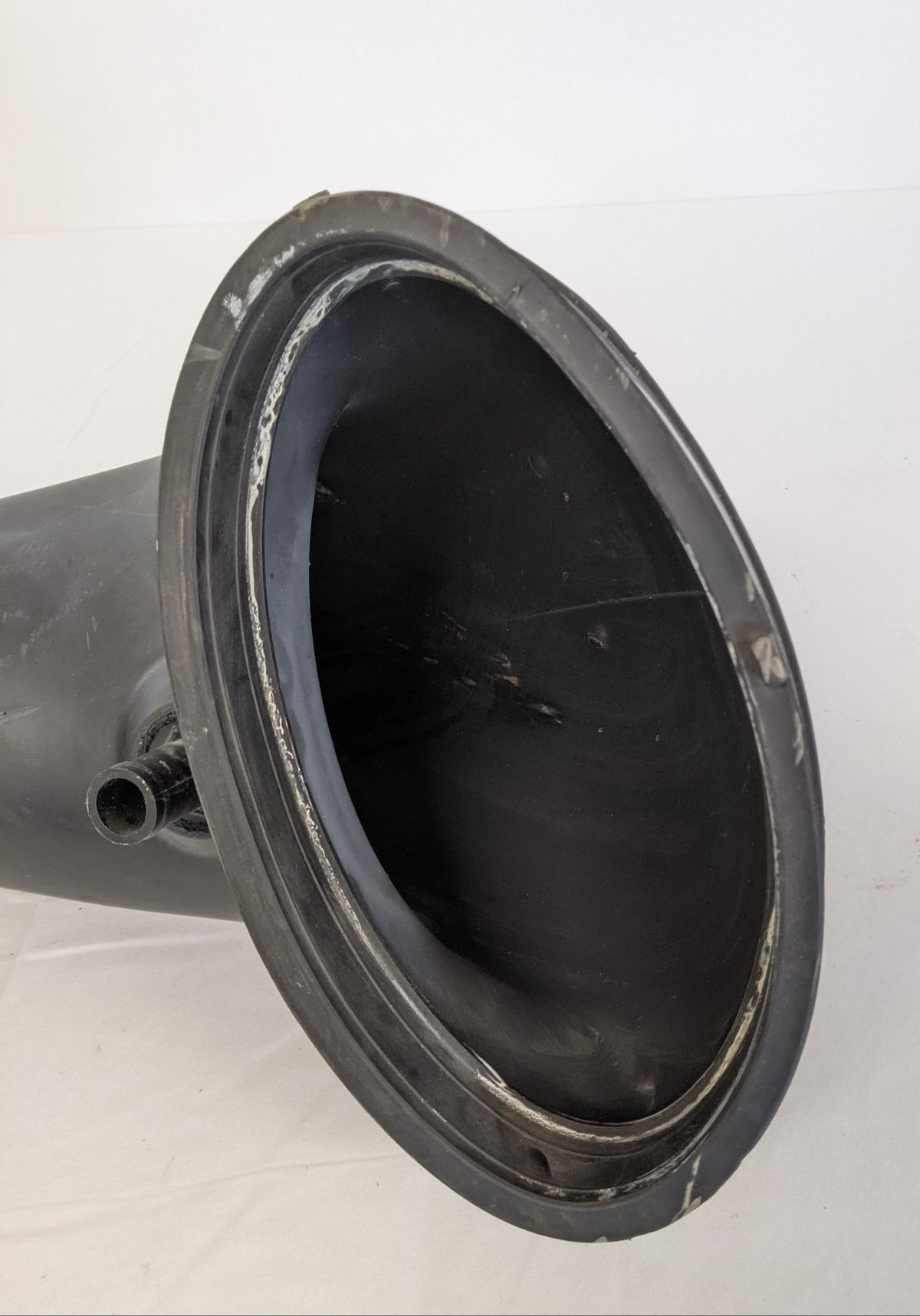 Used Detroit DD15 14L HDEP Molded Air Intake Tube w/ Elbow - P/N 03-36089-001 (9981423190332)