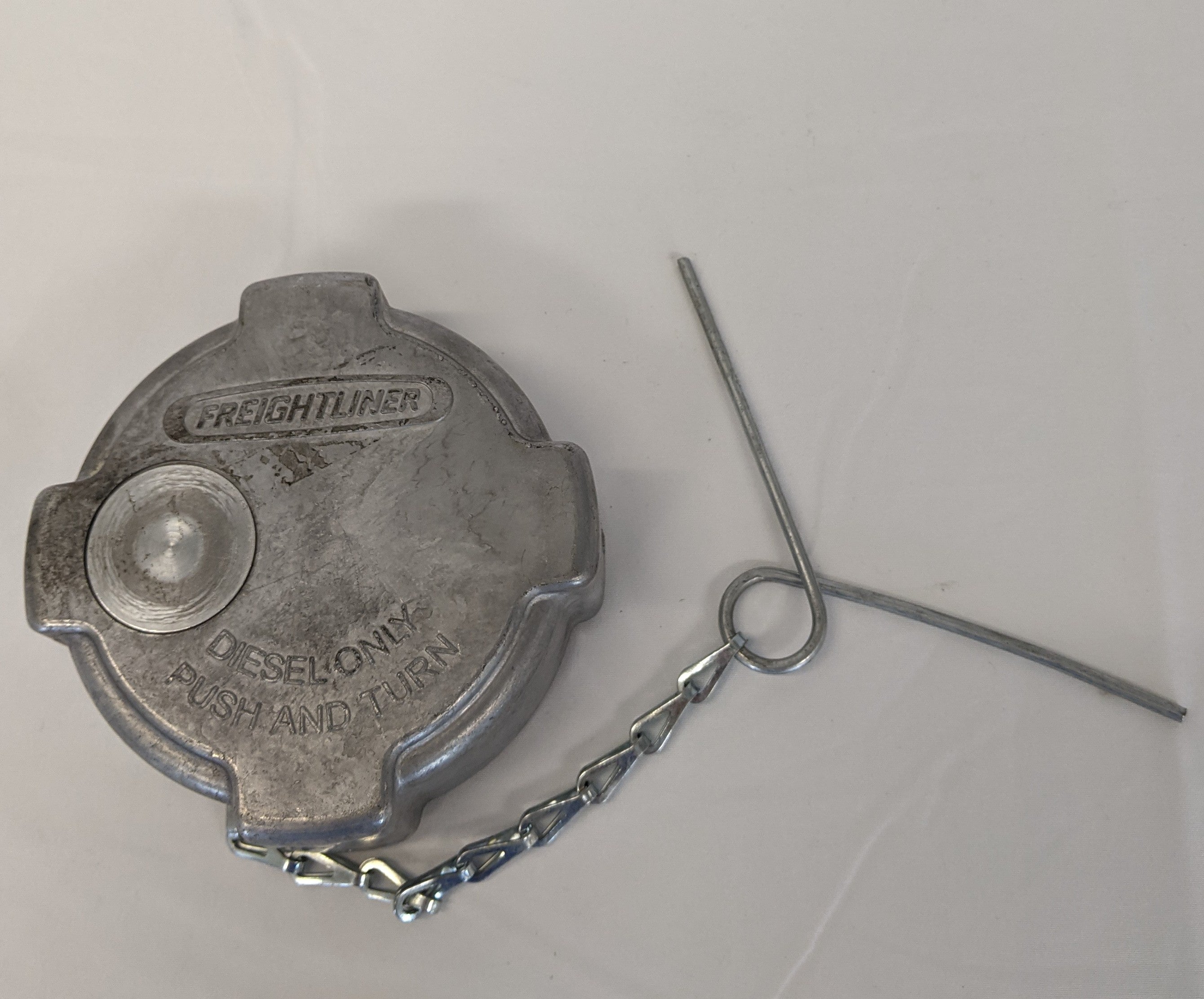 Freightliner No Lock Quarter Turn 3 1/2" Diesel Fuel Cap - P/N 03-37017-000 (3939435544662)
