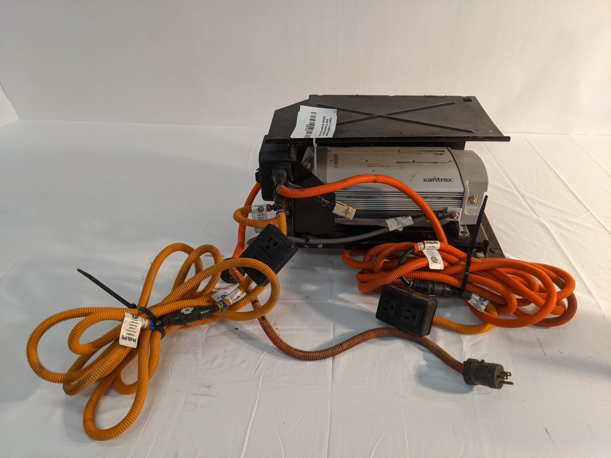 Used Freightliner Cascadia Freedom HF Inverter w/ Brackets -P/N 806 1055 (10069625930044)