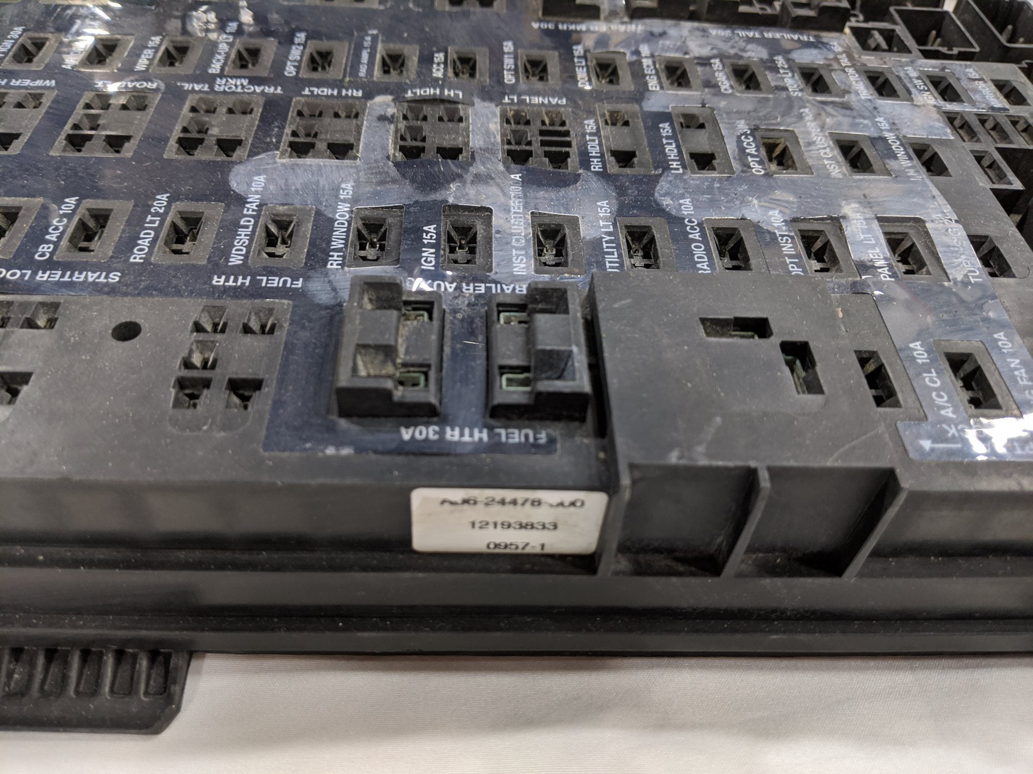 Used Freightliner Columbia Power Distribution Module Fuse Box-P/N A06-24478-000 (3939694903382)