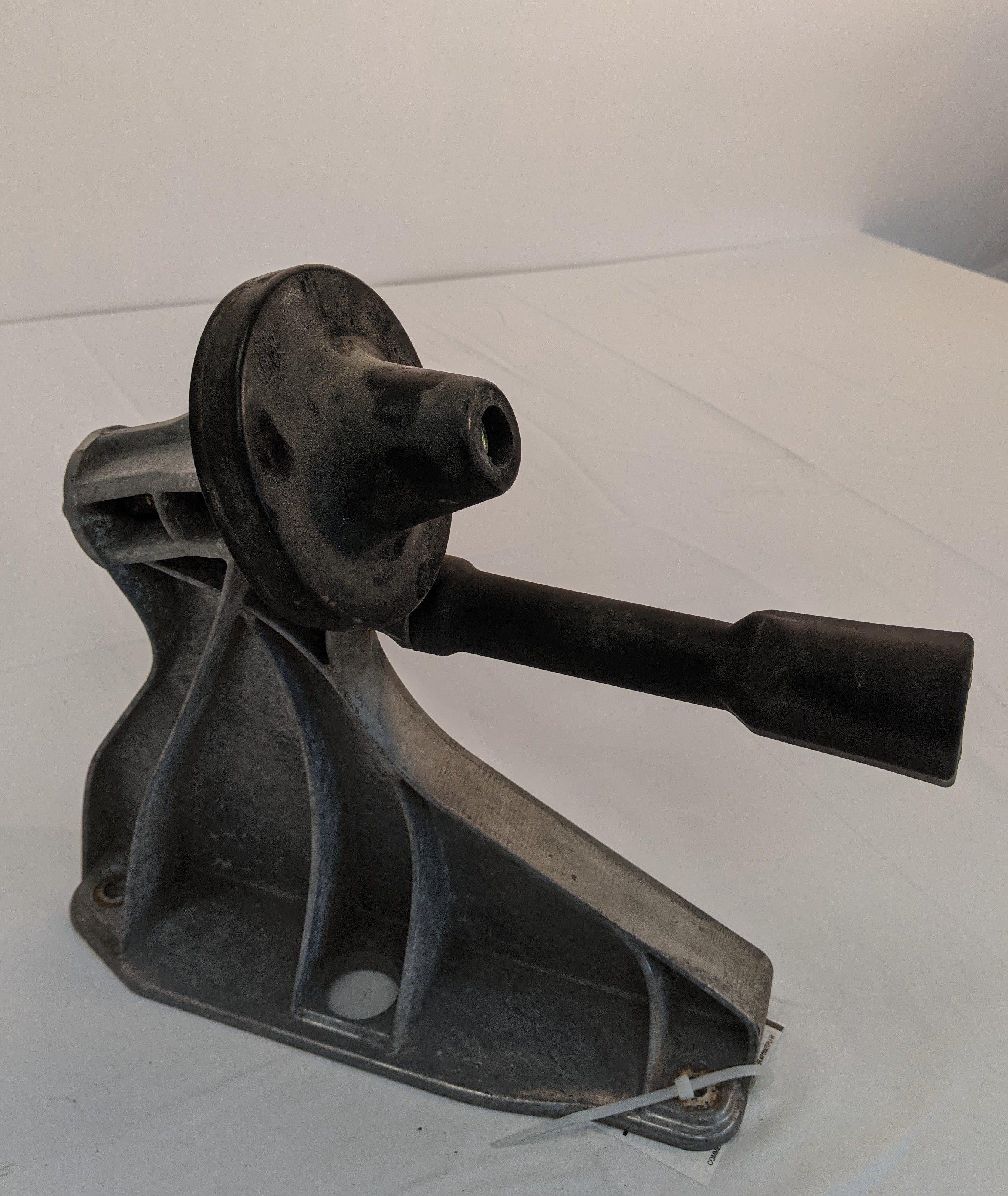 Used Freightliner Hood Support RH Bracket - P/N M17459R (10058439917884)