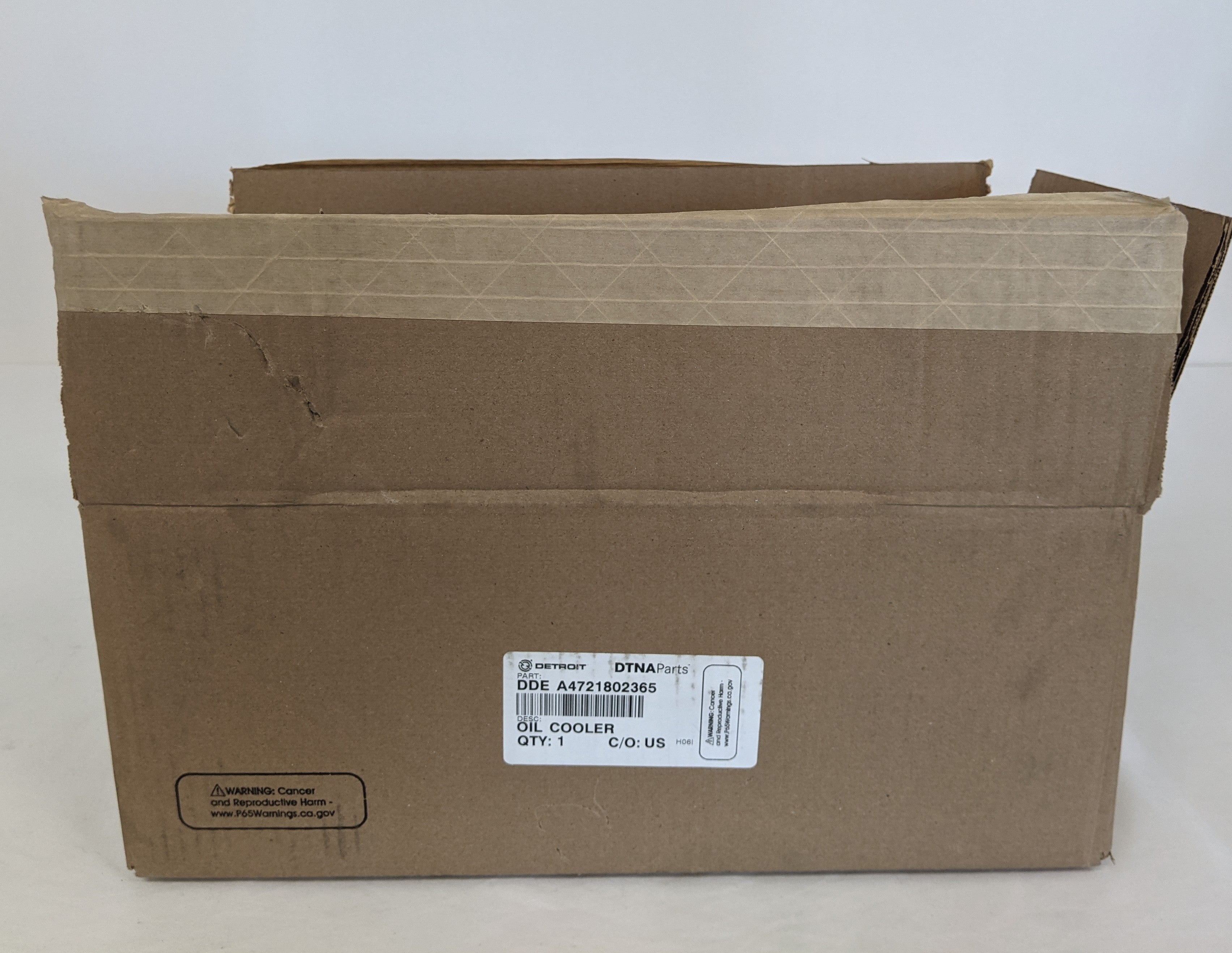 New Detroit Diesel DD13 Engine Oil Cooler - P/N DDE A4721802365 (9913010585916)