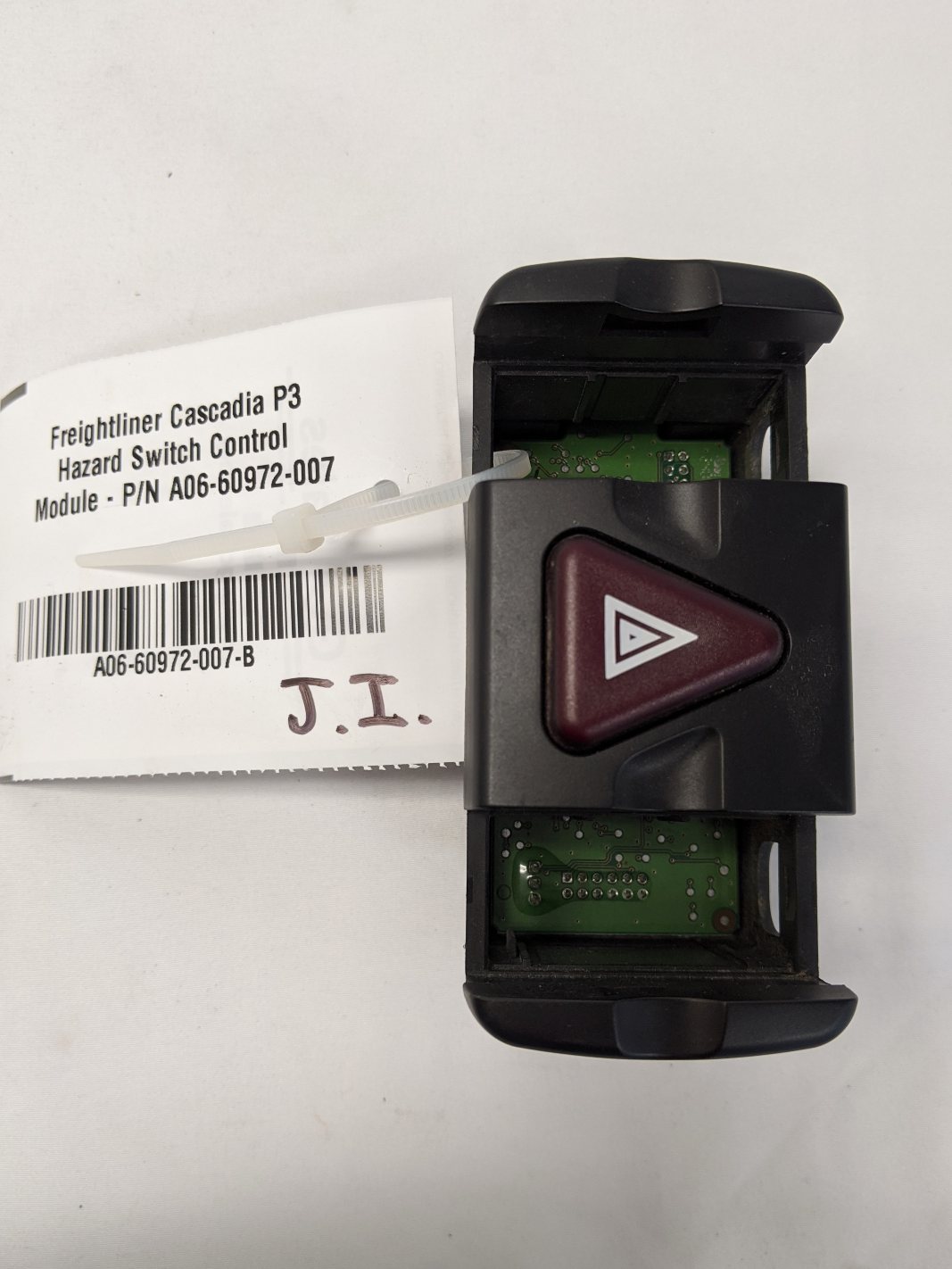 Freightliner Cascadia P3 Hazard Switch Module | A06-60972-007