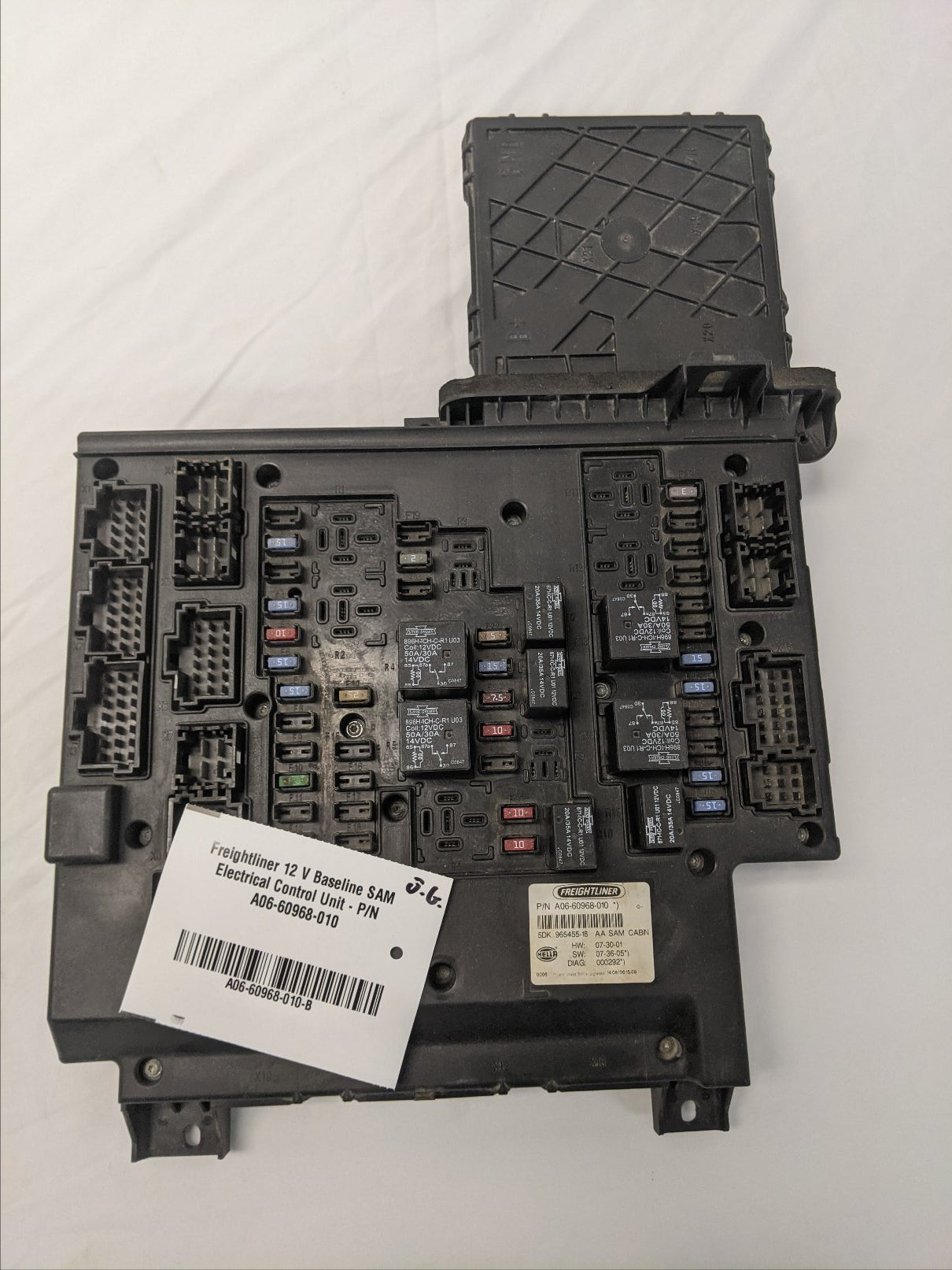 Freightliner Cascadia P3 SAM Cab ECU 12V Hella | A06-60968-010