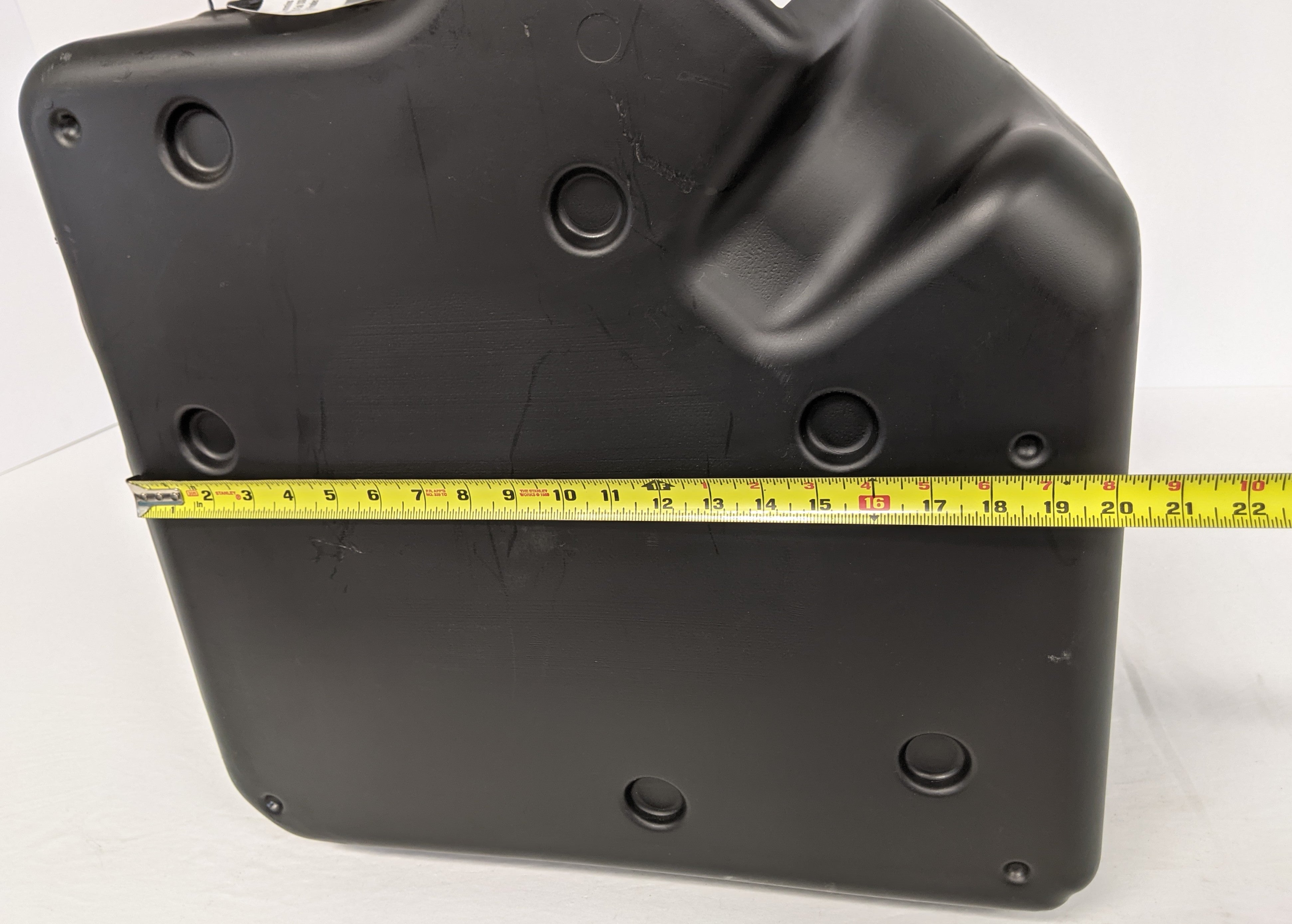 Freightliner 23 Gallon RH Straight Fill DEF Tank - P/N A04-35191-012 (9971766133052)