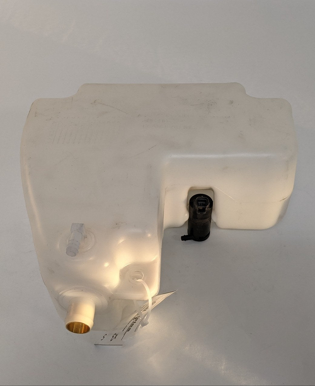 Western Star Windshield Washer Reservoir w/o Sensor - P/N A22-71353-000 (4986367836246)