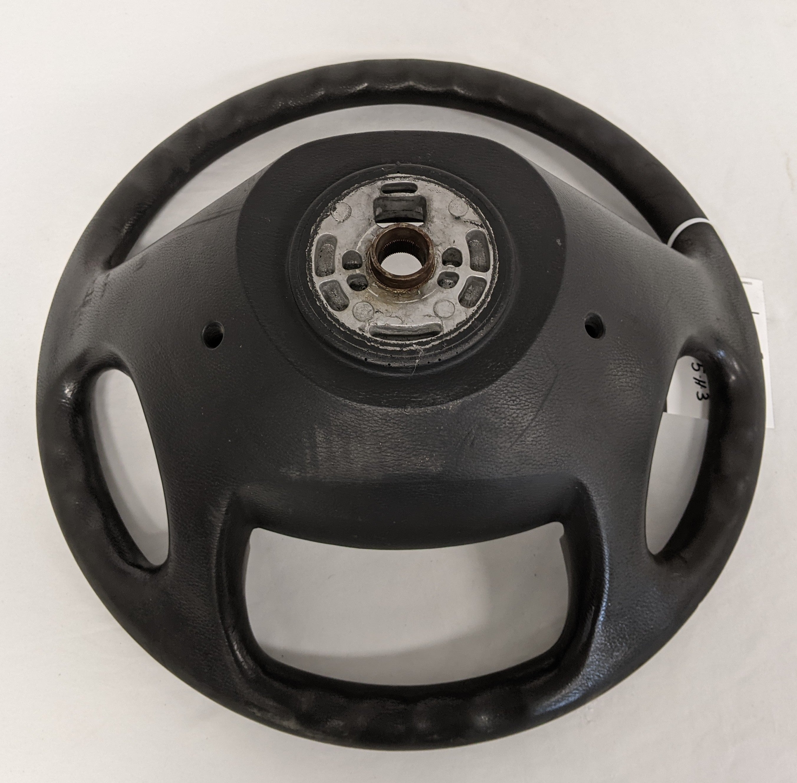 Used Freightliner Cascadia P3 18" Steering Wheel - P/N A14-15884-002 (9913508004156)