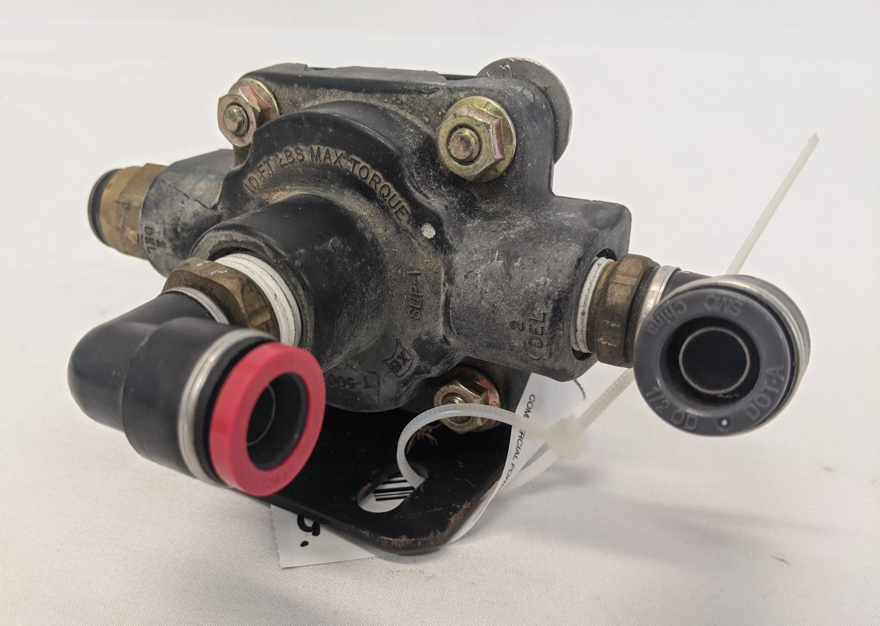 Used Bendix Quick Release Brake Valve w/ Bracket - P/N T-5007239
