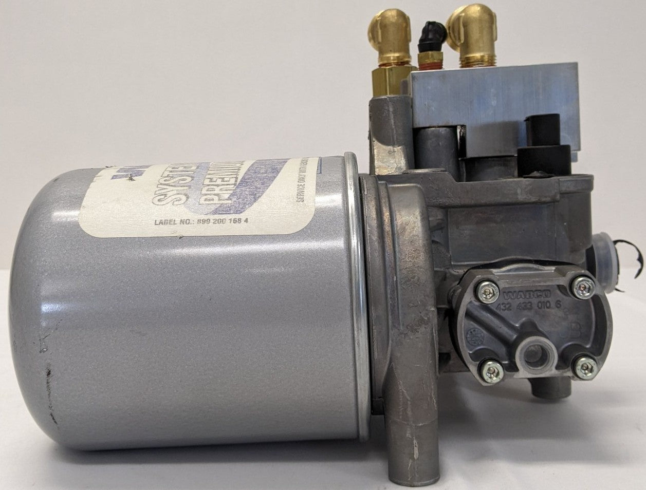 Damaged Western Star 57X Wabco 12 V, TCV Twin Air Dryer - P/N WAB 432 433 048 0
