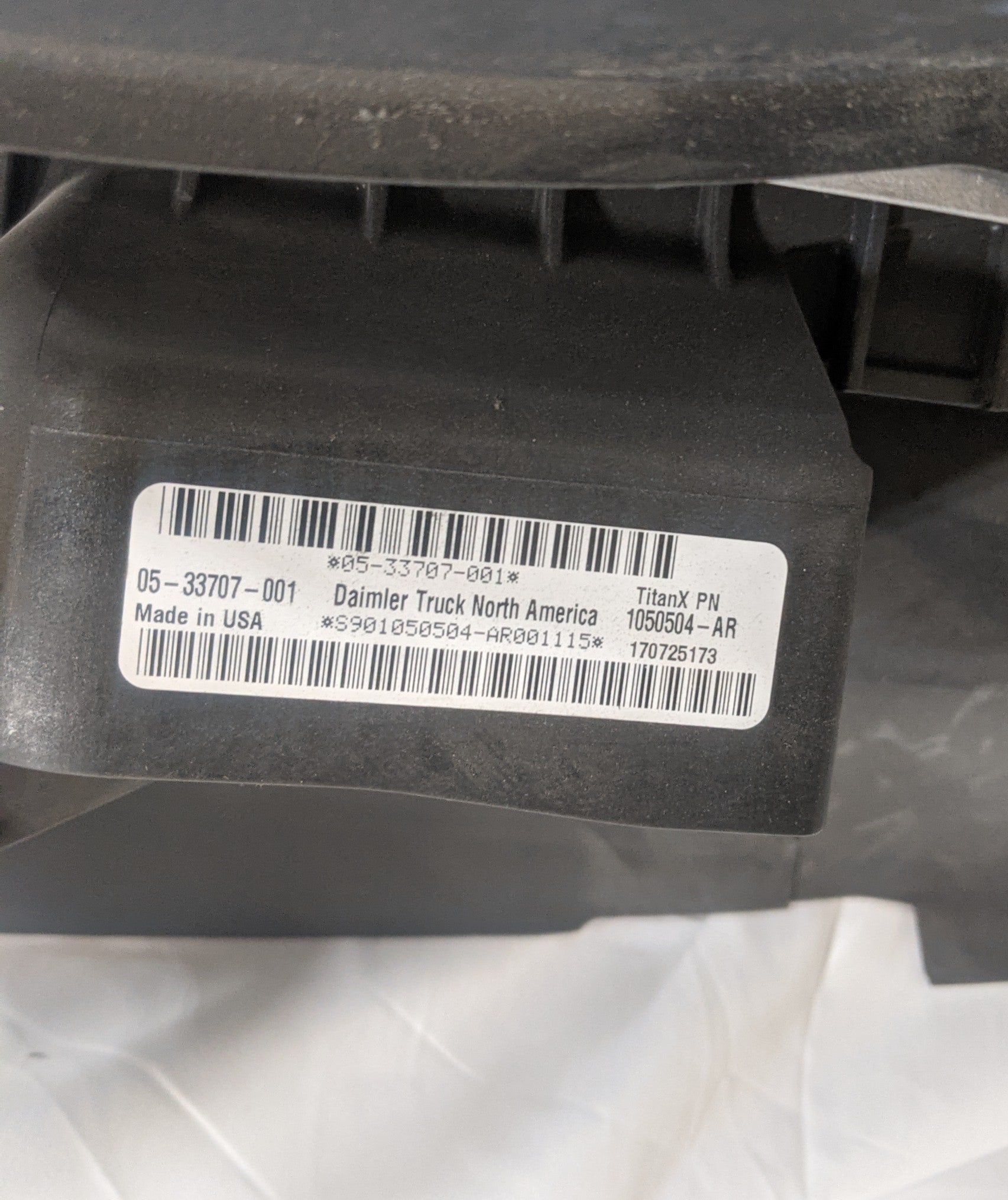 Freightliner M2 Charge Air Cooler & Housed Radiator w/ Shroud - P/N 05-33707-001 (9912017256764)