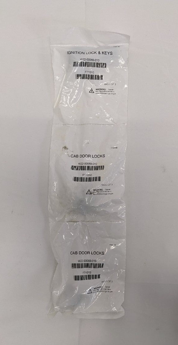 New Freightliner M2/P3 2 Key Lock Set P/N W22-00069-010 (10140682518844)