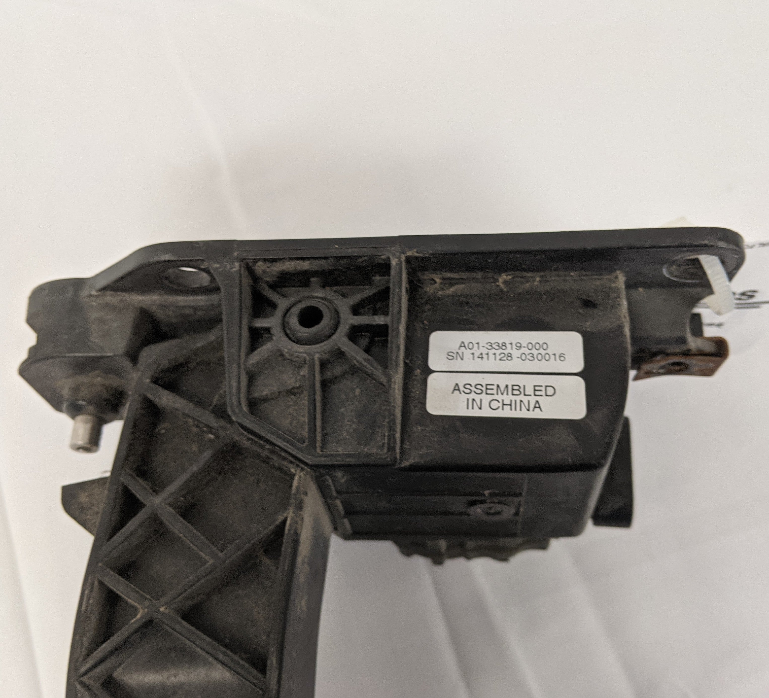 Used Freightliner Cascadia P3 Dual Analog Accelerator Pedal - P/N: A01-33819-000 (10048002916668)
