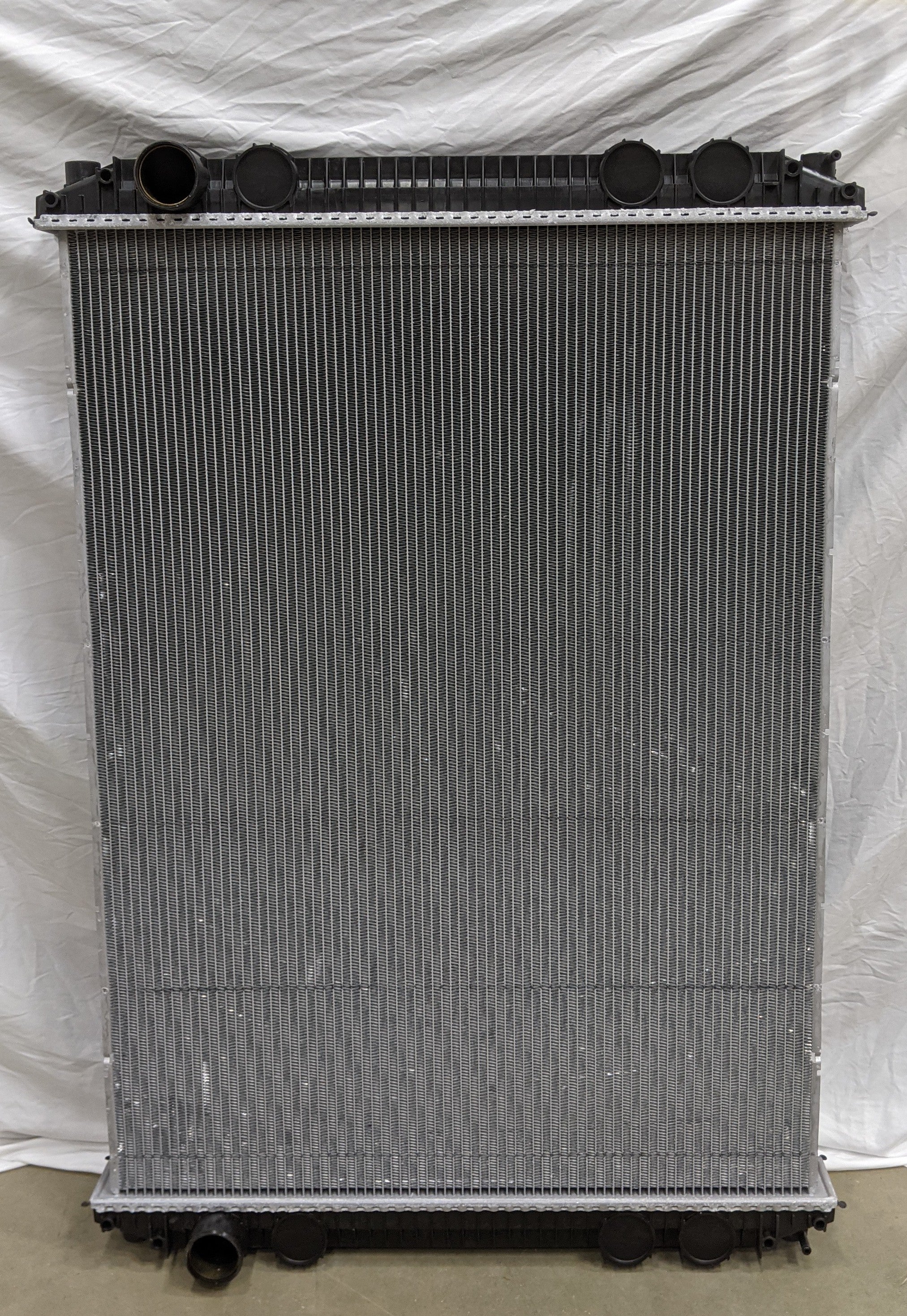 Freightliner Radiator - Century/Columbia Series - P/N BTH U3692001, U3692-100 (4023574102102)