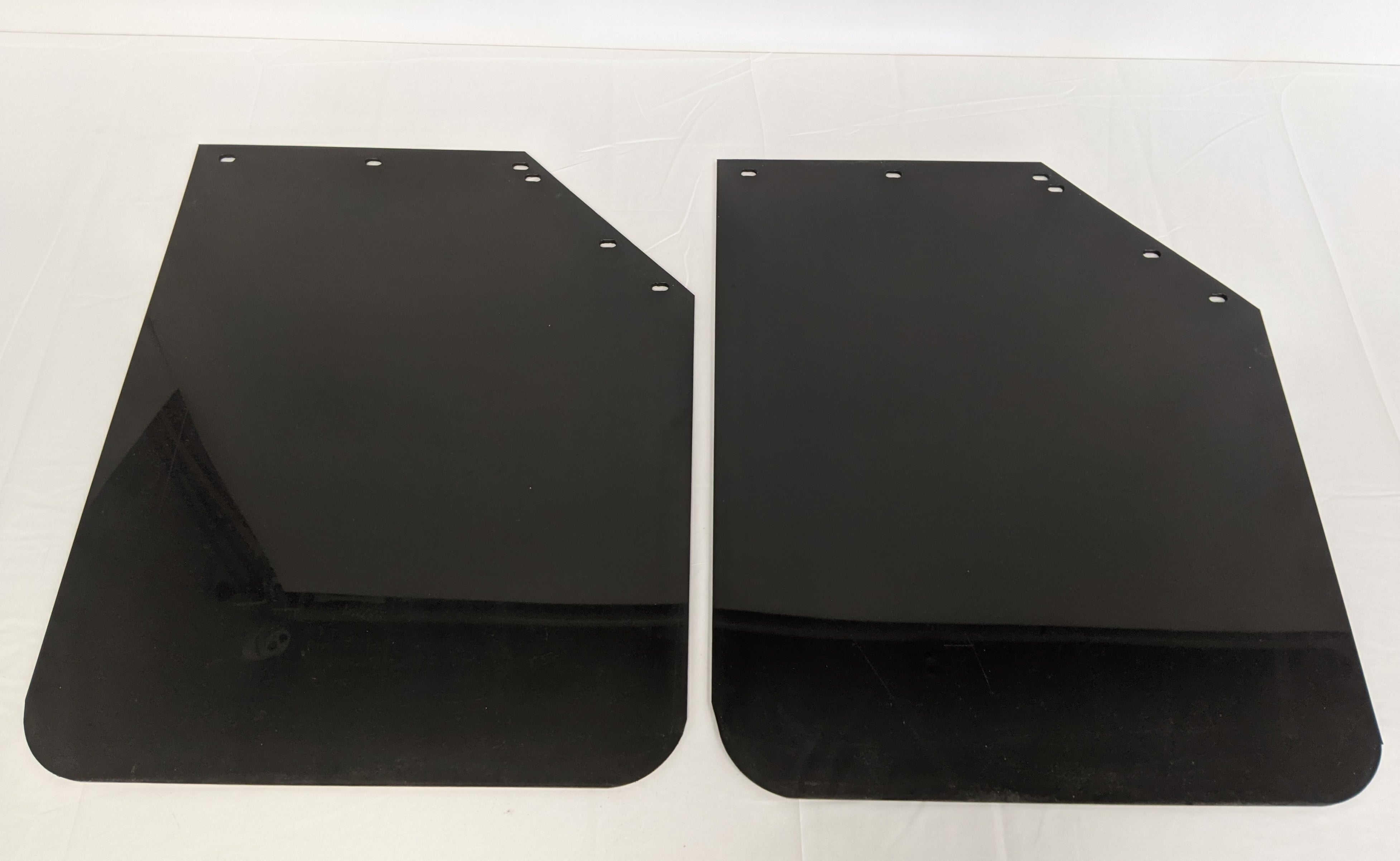 *Lot of 2* 30" RH or LH Black Plastic Angled Mudflap w/o Logo- P/N 22-69608-052 (9983394152764)