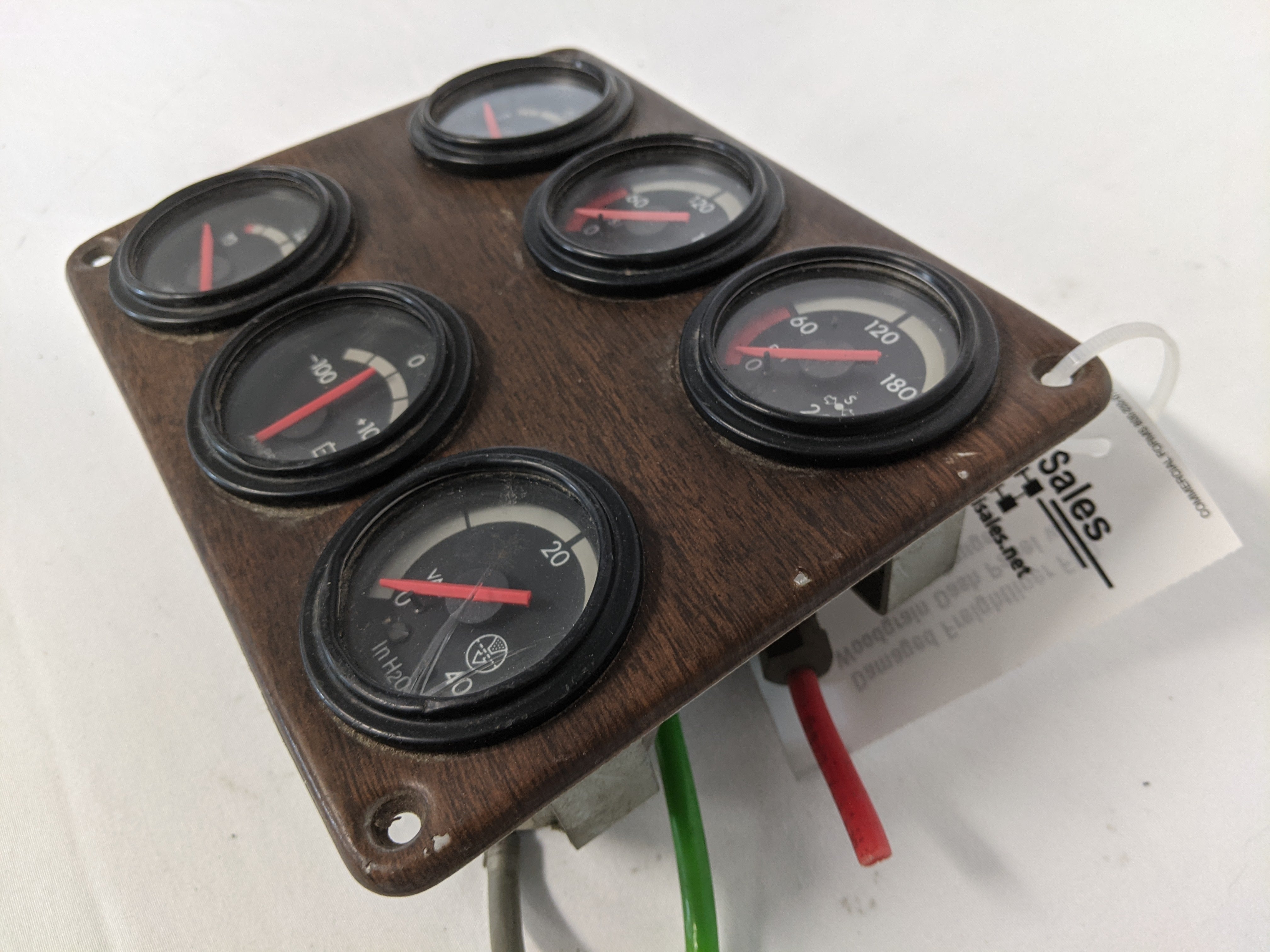 Damaged Freightliner FLD Woodgrain Dash Panel w/ 6 Black Gauges-P/N 22-20982-002 (9995514675516)