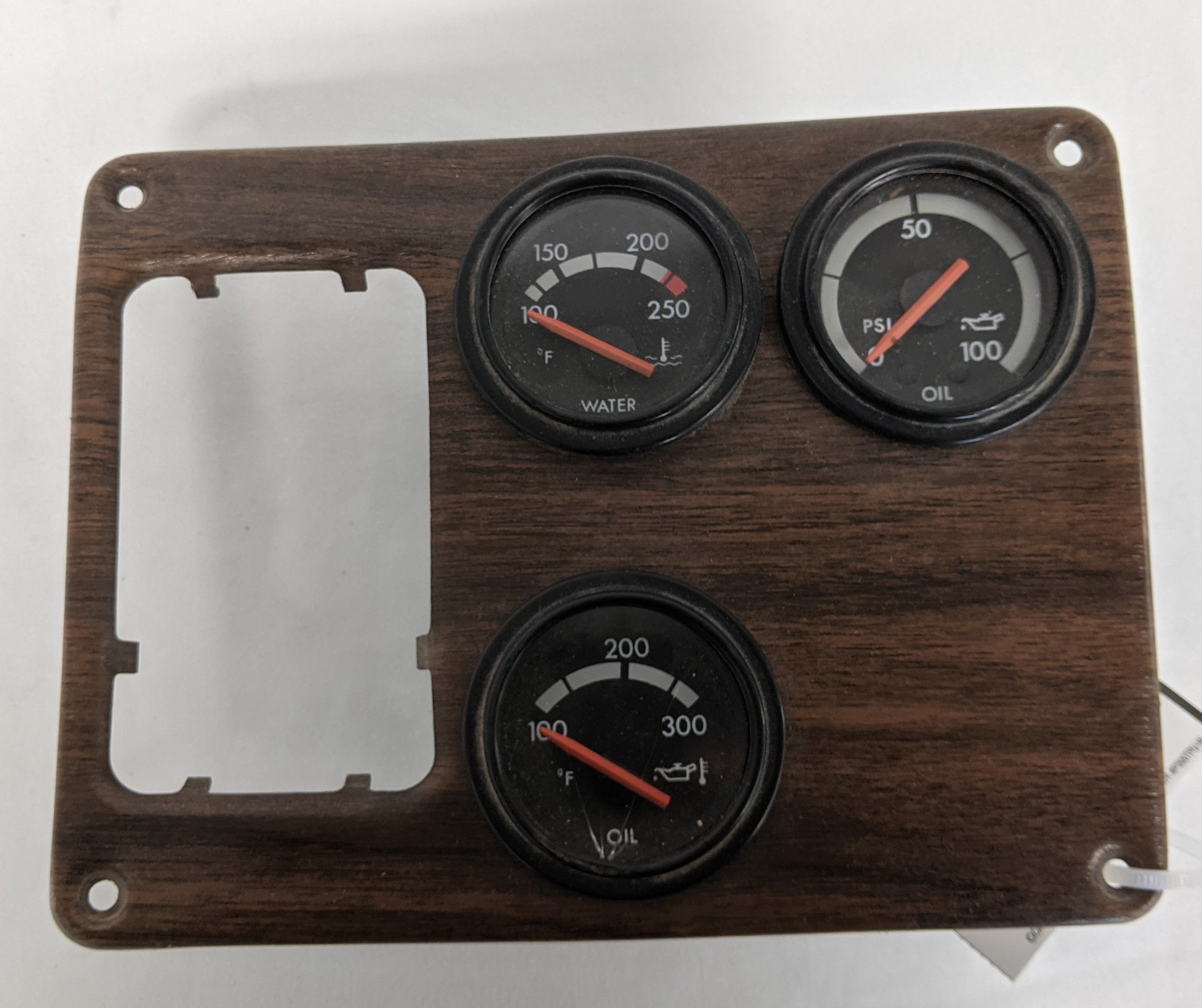 Used Freightliner FLD Woodgrain Dash Panel w/ 3 Black Gauges - P/N 22-32029-001 (9995483382076)