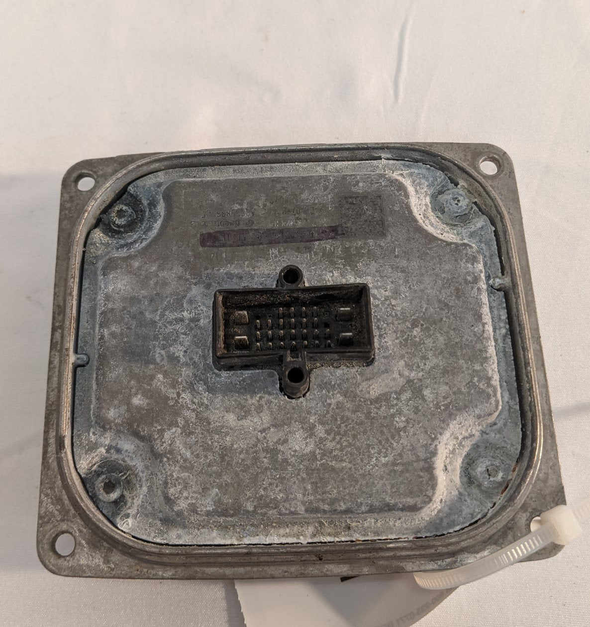 Used Freightliner Cascadia LED Headlight Control Module -P/N 1040.001.0940 (10065643012412)