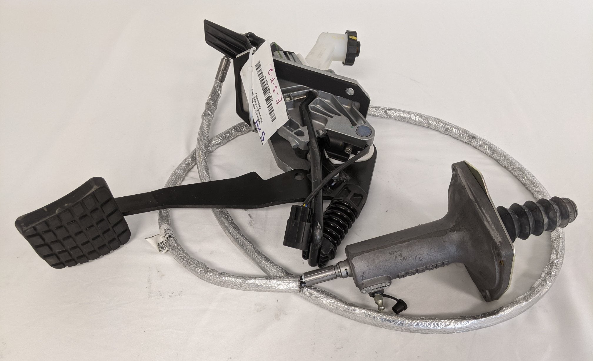 New Wabco 2.4M Nonsync Hydraulic Clutch Pedal Assembly - P/N A02-14082-002 (10118331597116)