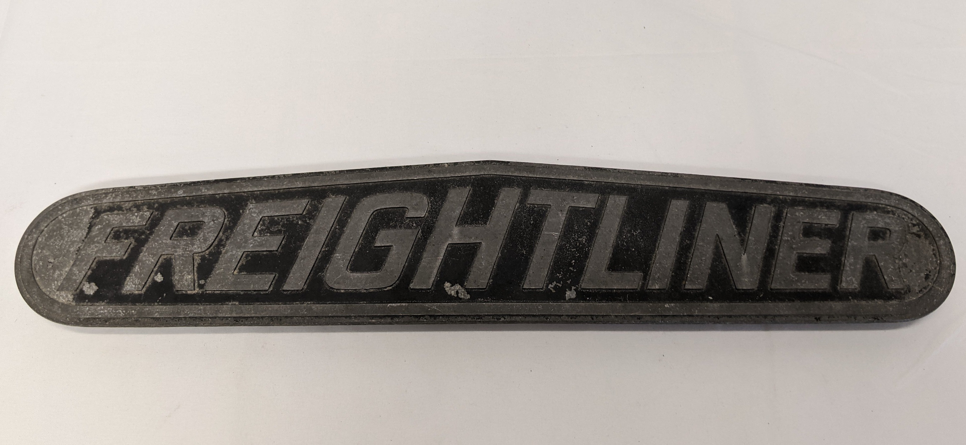 Used Freightliner 20 1/2" Nameplate Emblem - P/N A 681 584 03 25 (10032742007100)