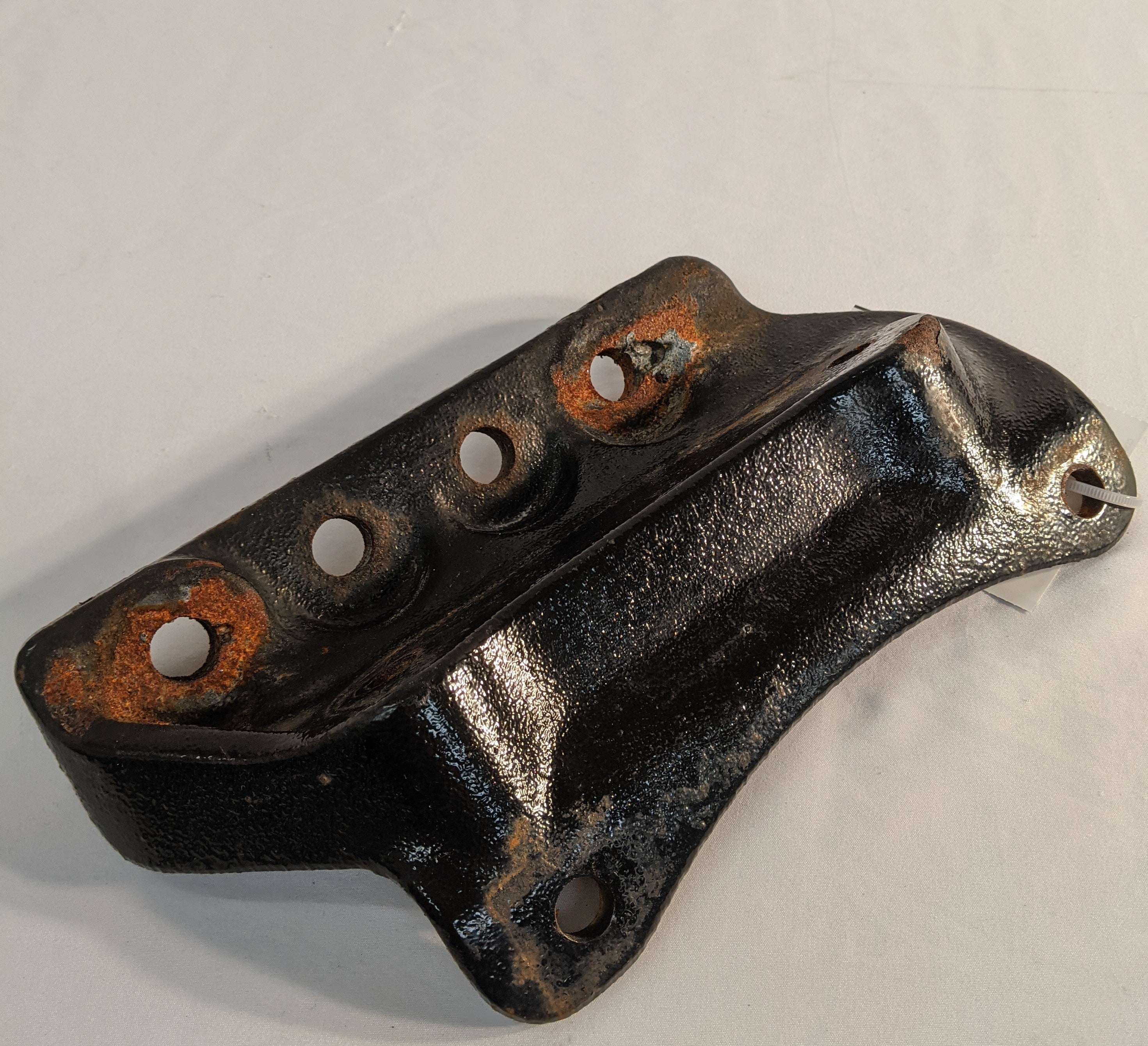 Used Freightliner Cascadia P3 DEF Tank Rear Support Bracket - P/N 04-26884-001 (10075599470908)