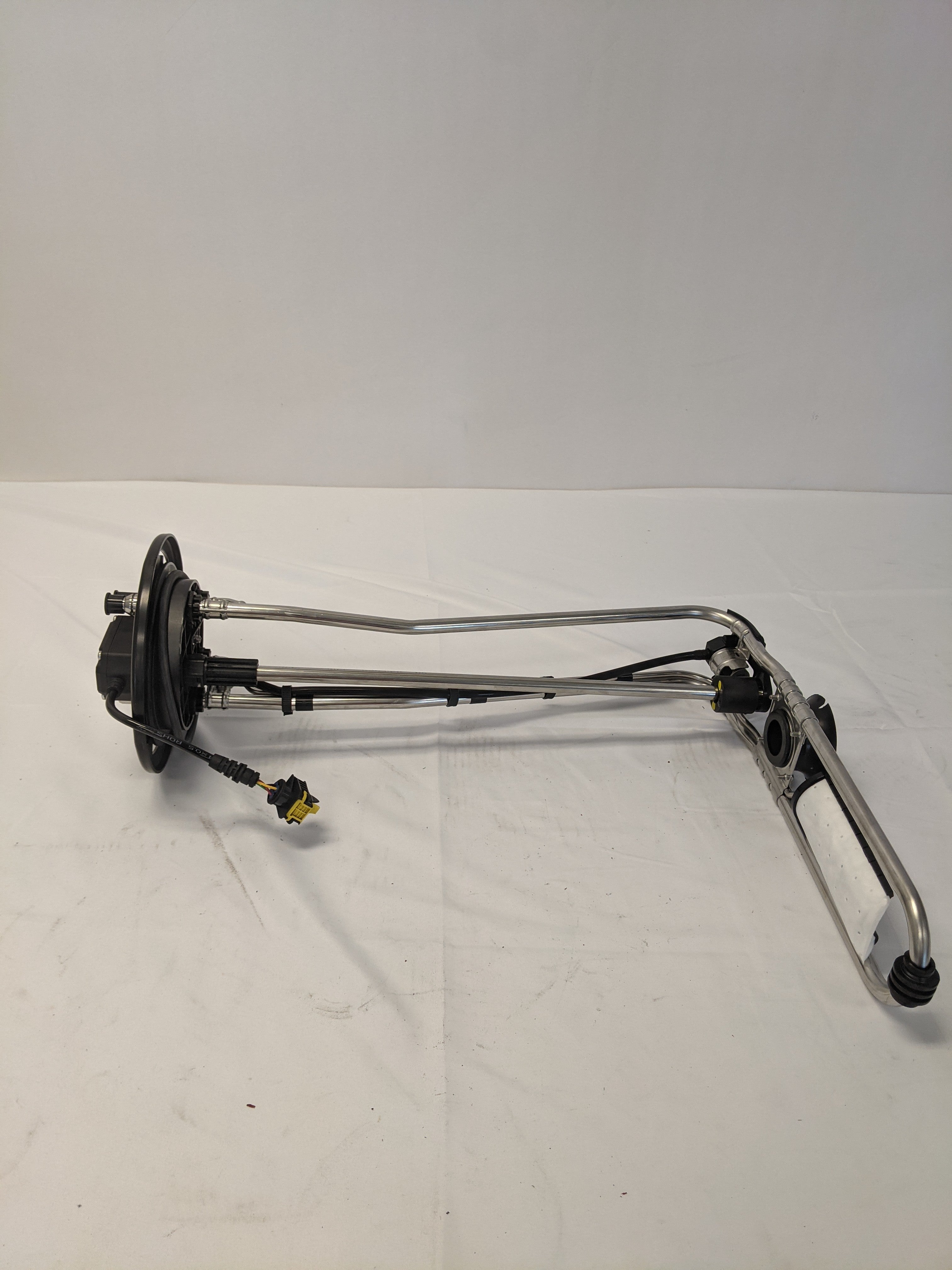 Damaged Freightliner 13/23 Gallon UQLS Tank Sensor DEF Header -P/N 04-35959-001