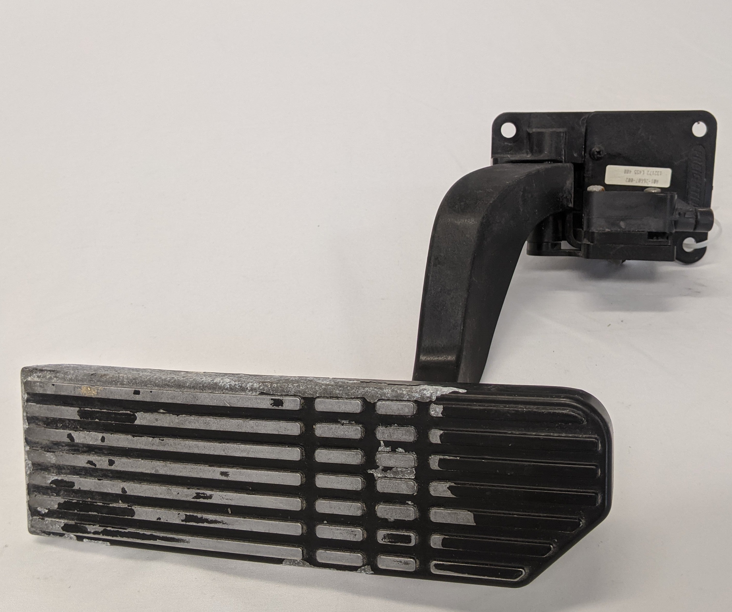 Used Freightliner Century, Columbia DDE MBE Accelerator Pedal -P/N A01-26607-002 (10023699972412)