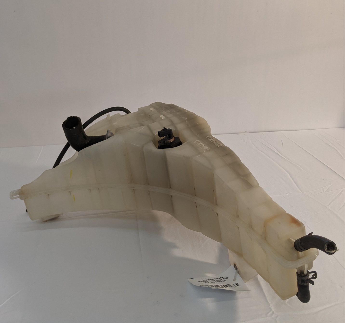 Freightliner Radiator Mounted Plastic Surge Tank - P/N A05-25263-000 (10058450960700)