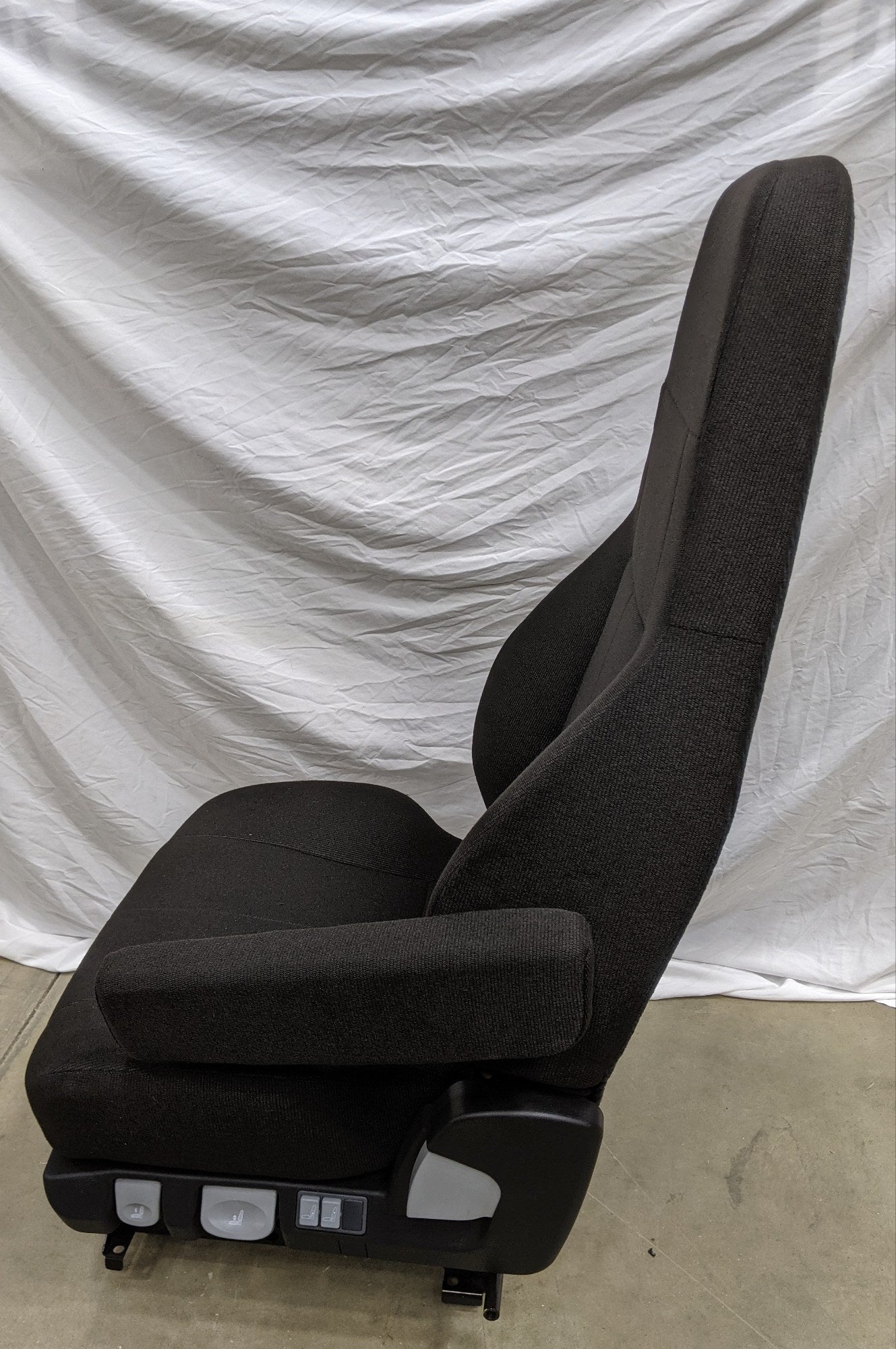 Damaged ISRI  Air Ride 1 Arm 2 Lumbar Black Passenger Seat -P/N ISR 816004 326 (9995468144956)