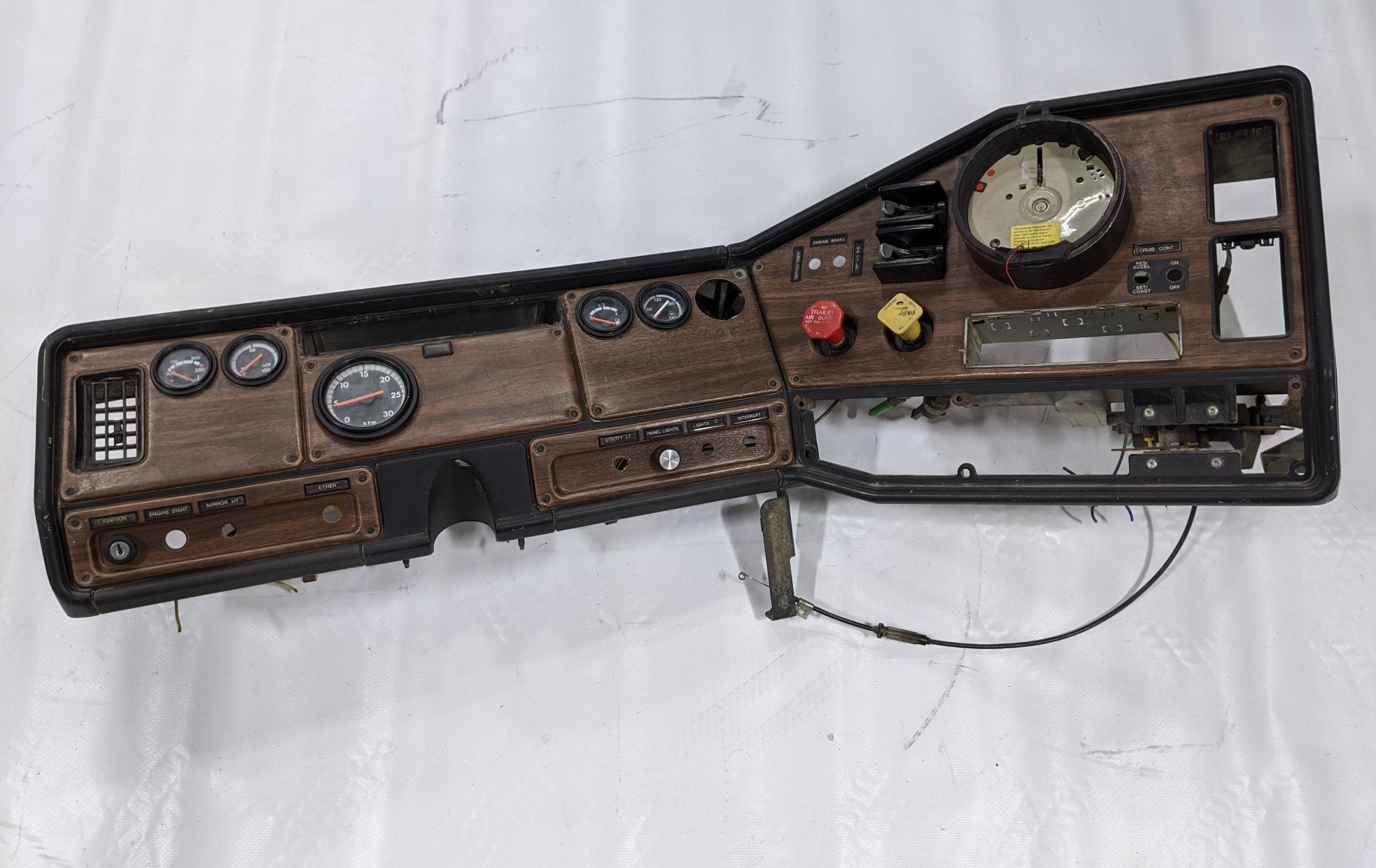 *Cracked* Freightliner FLD Classic Black Instrument Dash Panel-P/N A18-22178-008 (10069538242876)