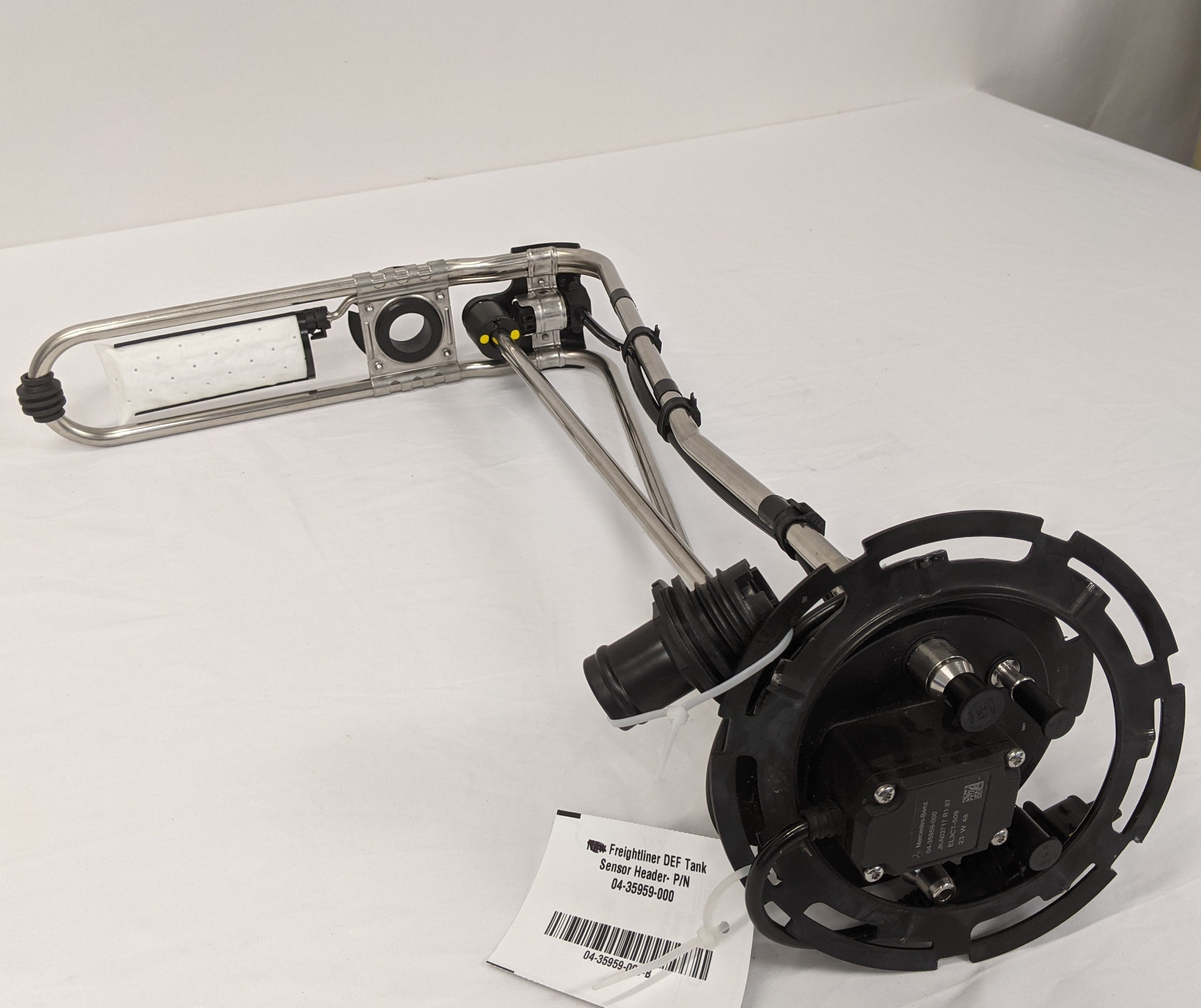 Freightliner DEF Tank Sensor Header- P/N 04-35959-000 (10116919296316)