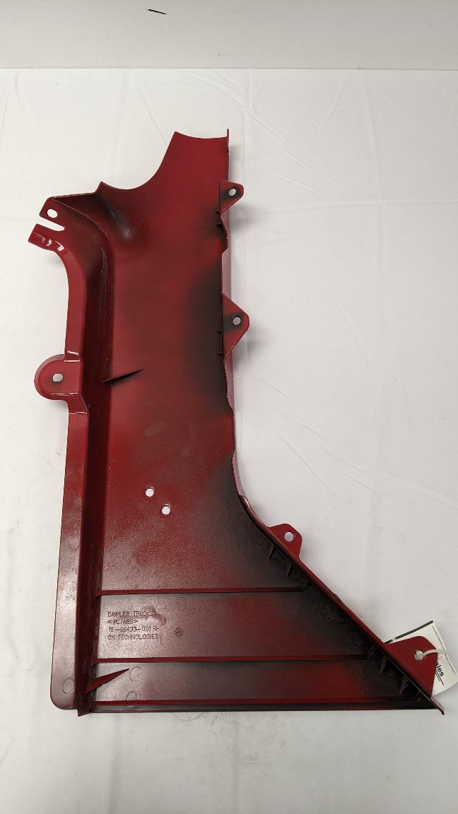 Freightliner 114SD RH Axle Forward Side Cowl Panel - P/N 18-65433-001