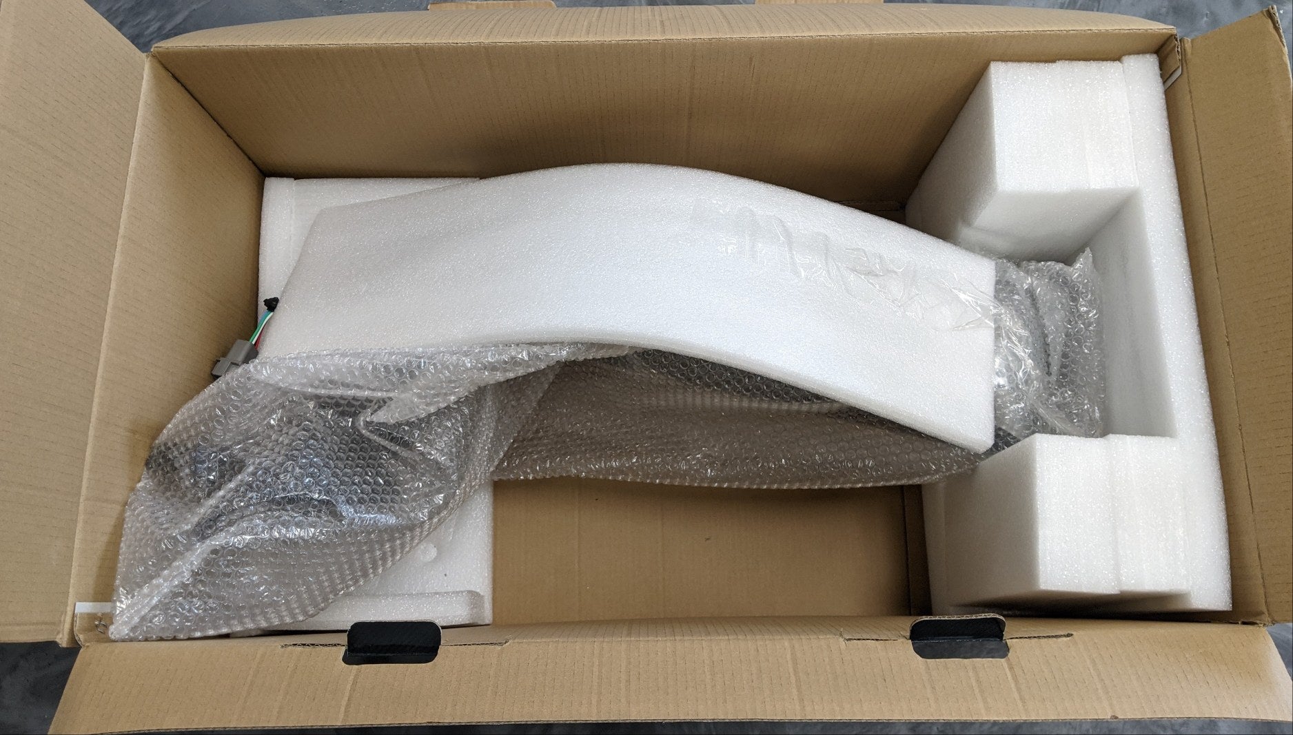 New Automann Freightliner Cascadia P4 RH Heated Chrome Mirror - P/N 563.46104C (9975134257468)