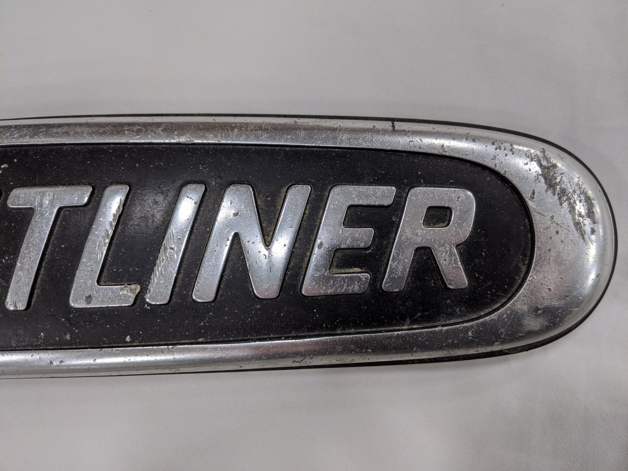 Used Freightliner Large Aluminum Nameplate Emblem - P/N 22-45505-000 (10041283084604)