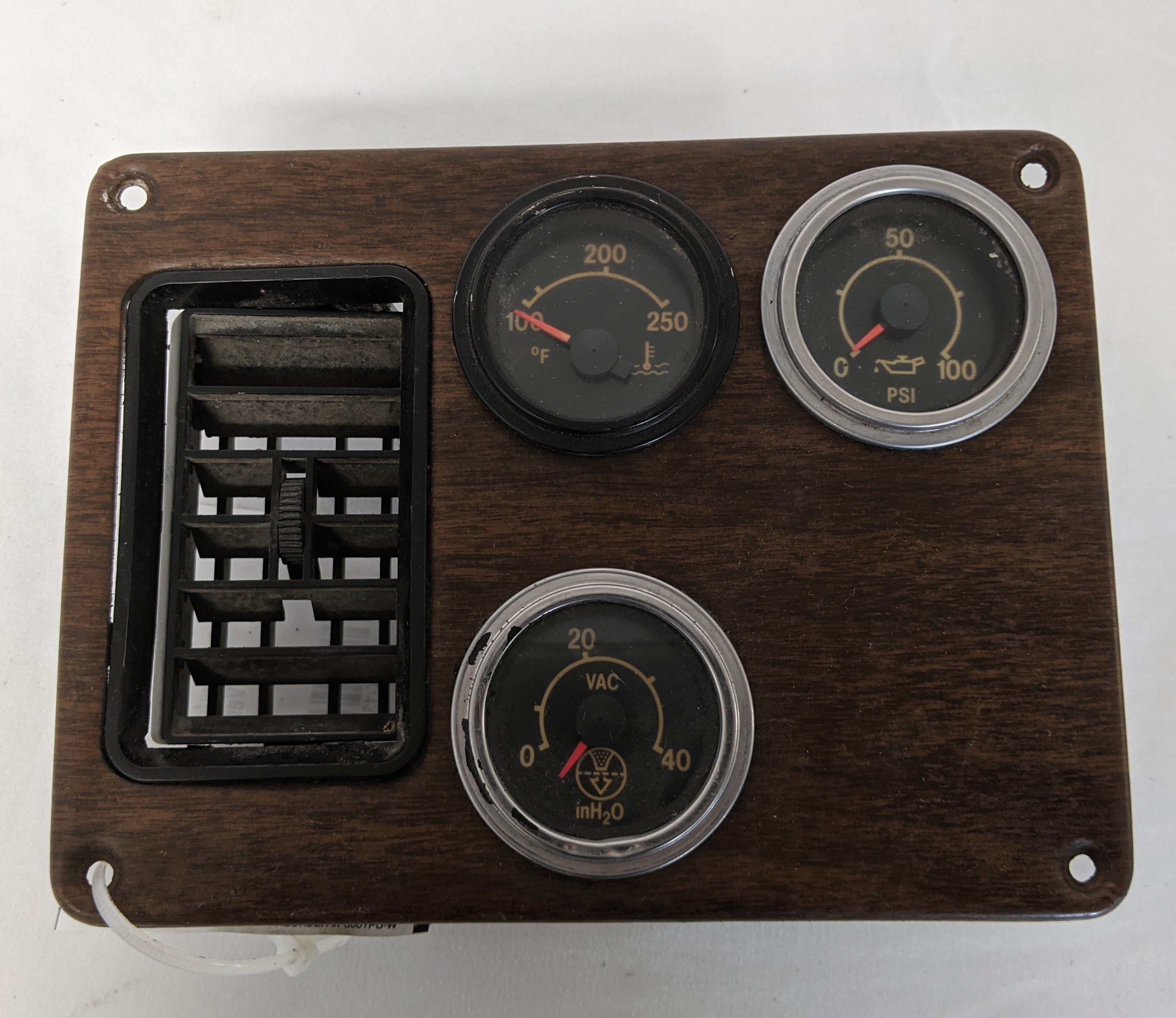Used Freightliner FLD WG Dash Panel w/ 3 Gauges & Vent -P/N 22-32029-001 (9995490558268)