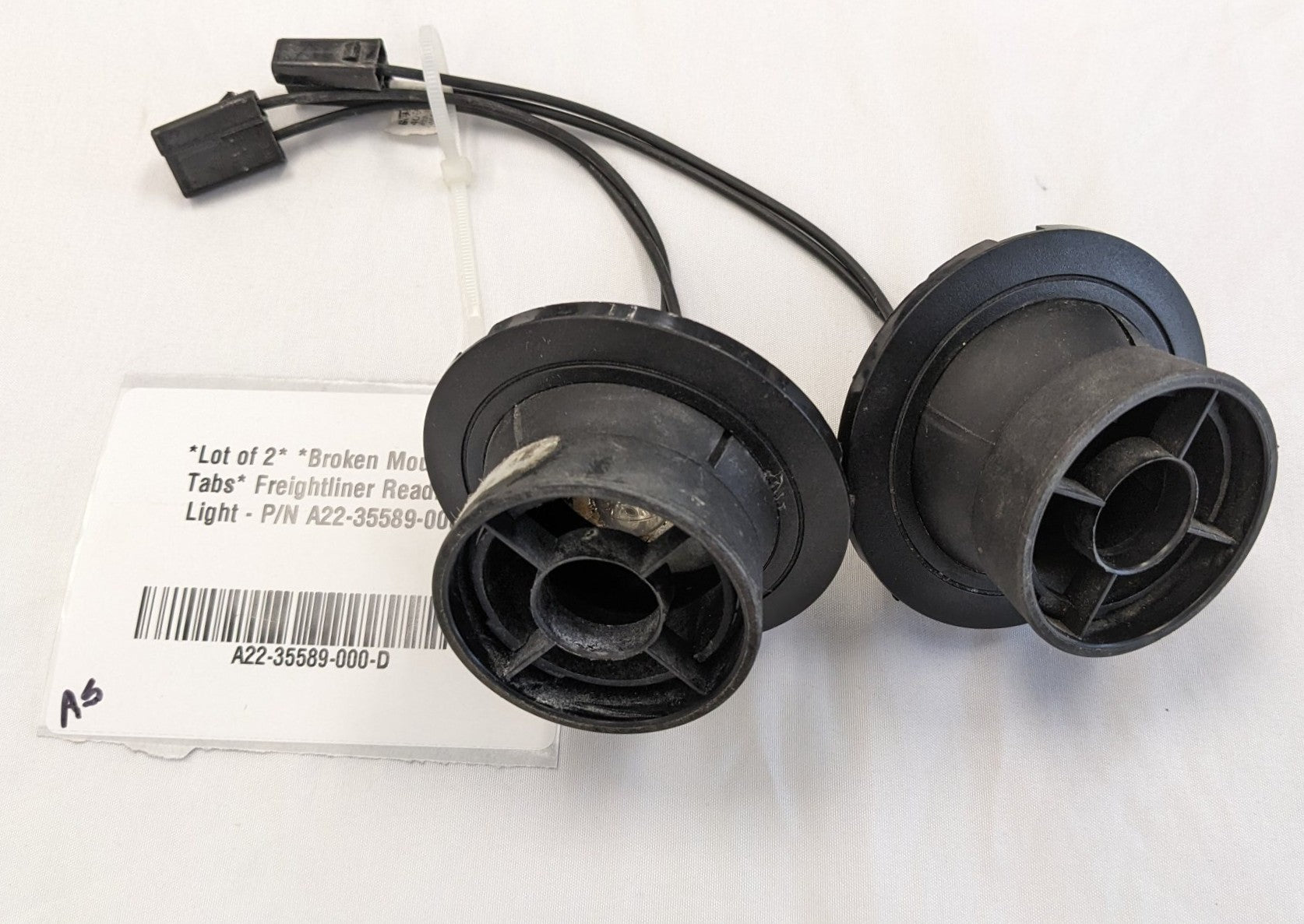 Lot of 2 Freightliner Grakon Reading Map Light | A22-35589-000