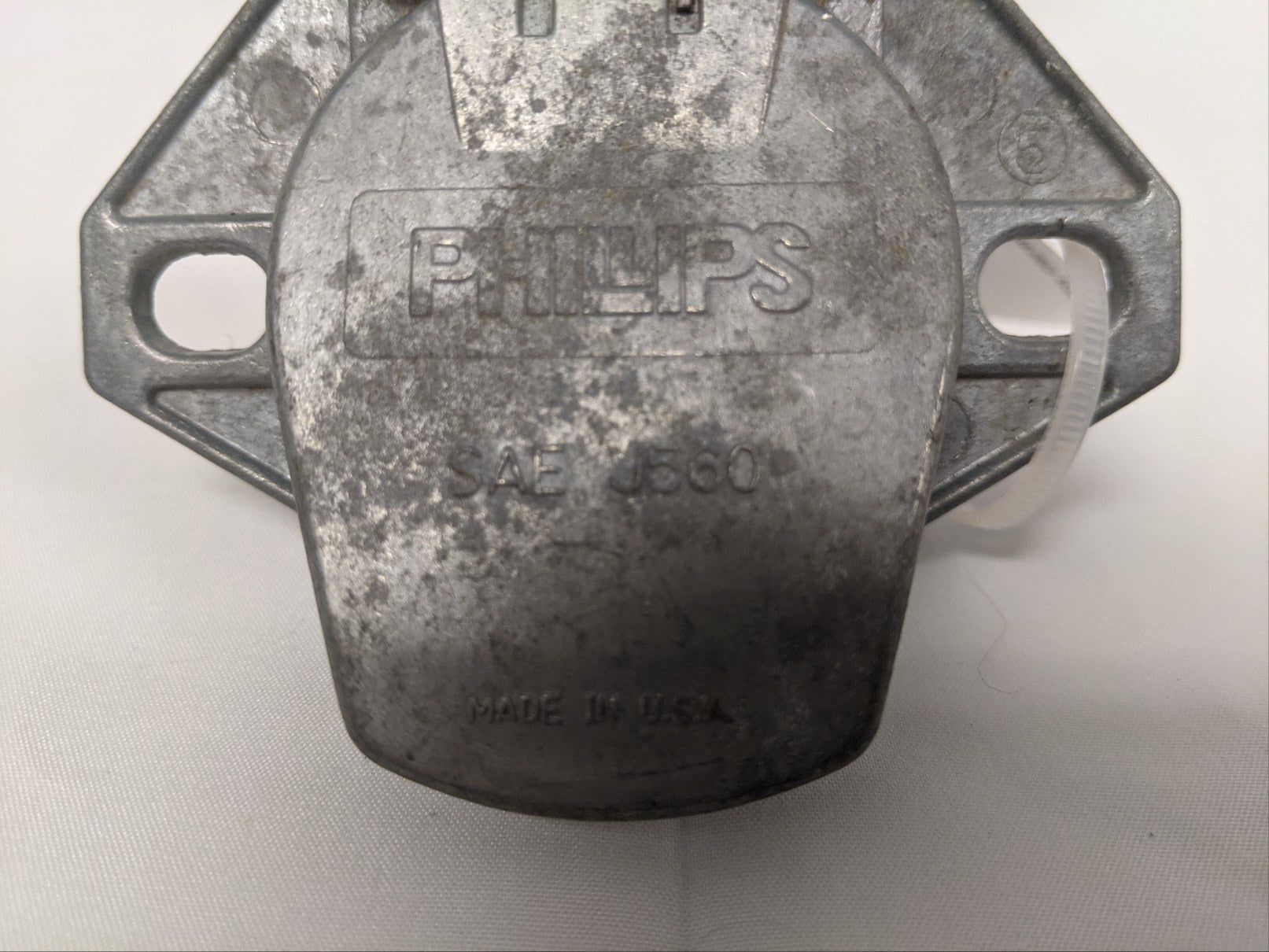 Phillips Single Pole Lift Gate Charging Receptacle - P/N PHM 15 320 (6571024646230)