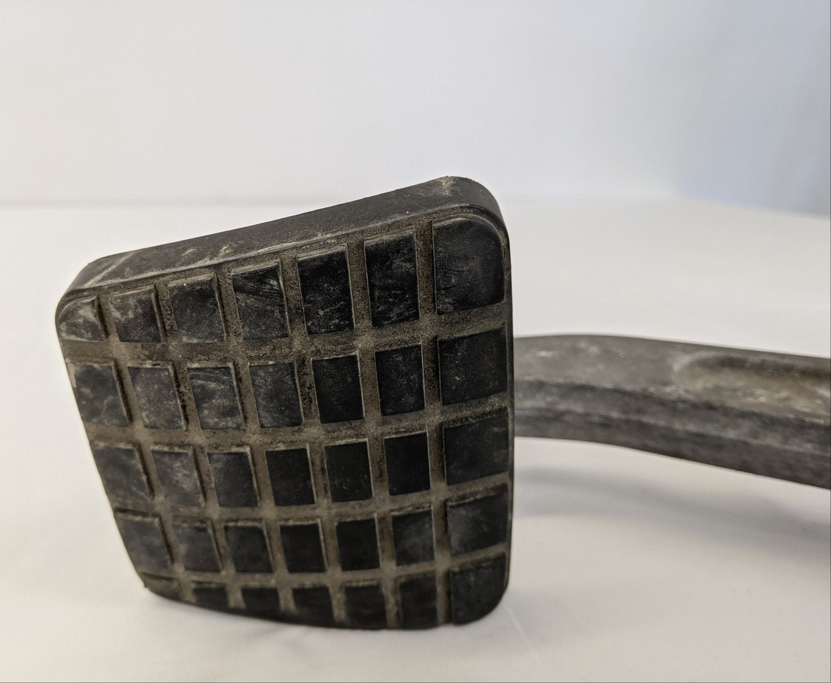 Used Wabco P3 Foot Brake Pedal & Valve Assembly - P/N A12-28399-001 (10057272000828)