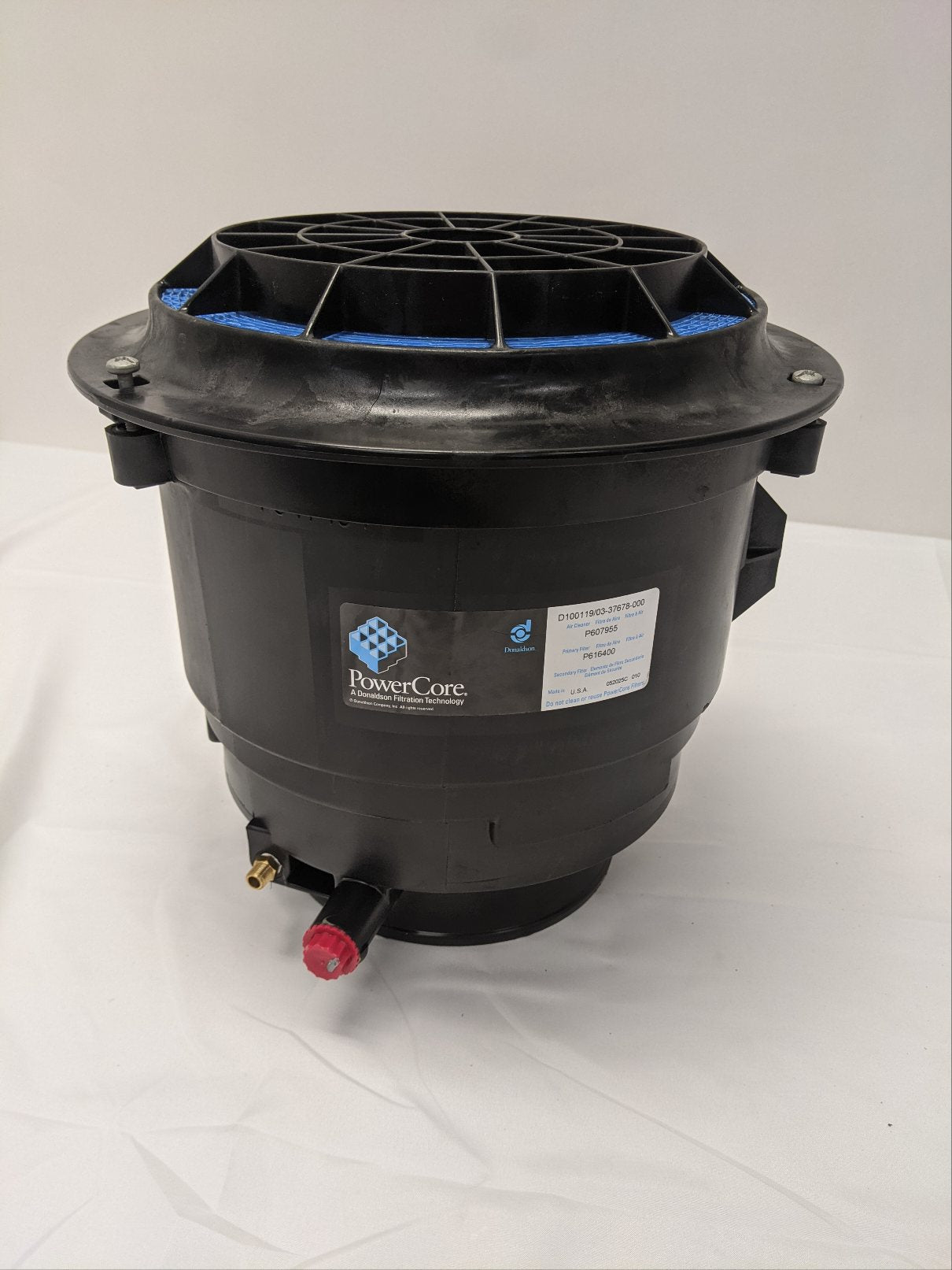 Freightliner M2 Cummins ISB6.7 Air Cleaner w/ Vacuator Valve -P/N 03-37678-000