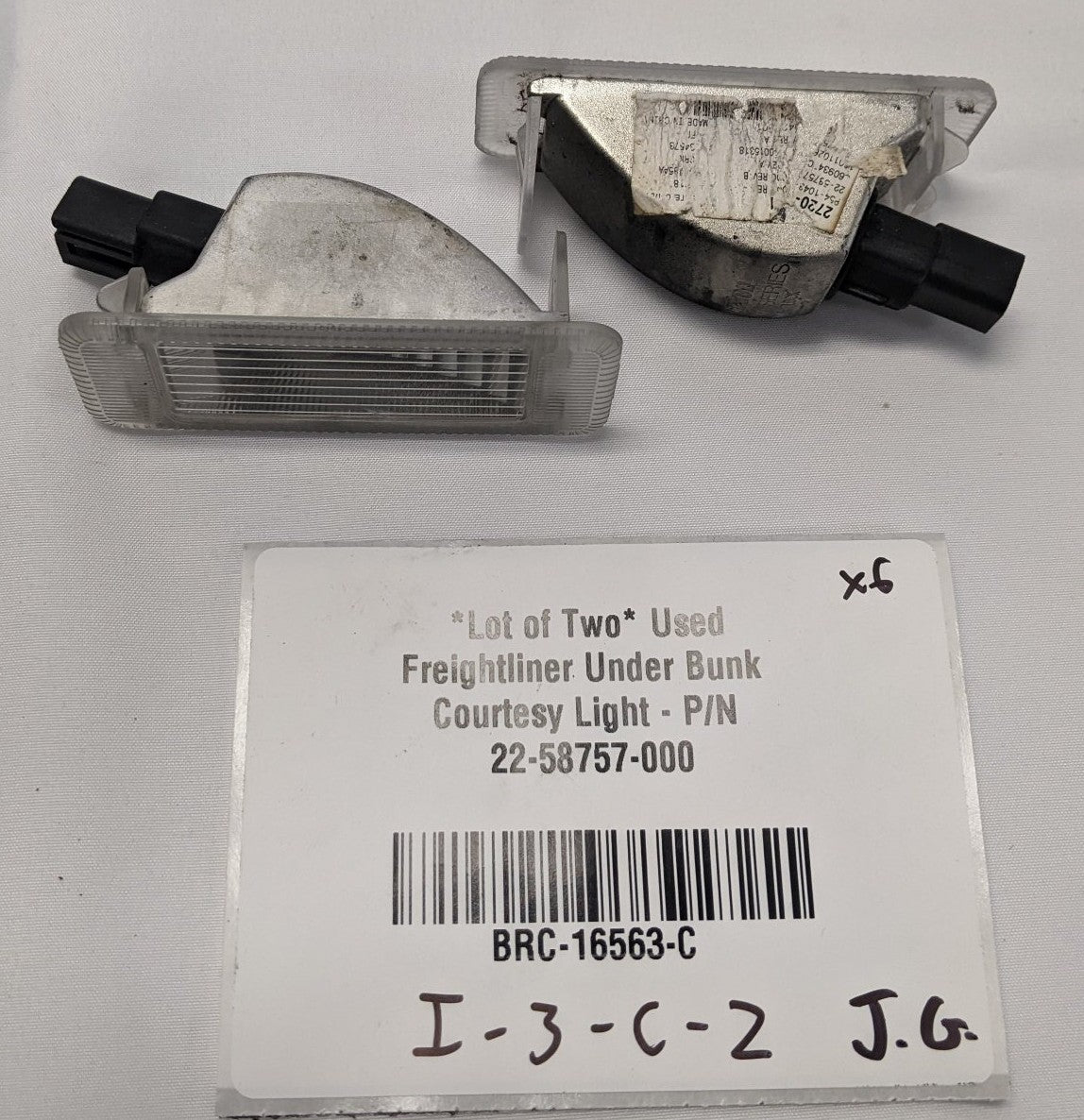 Used Grakon Under Bunk Courtesy Light 22-58757-000 Lot/2