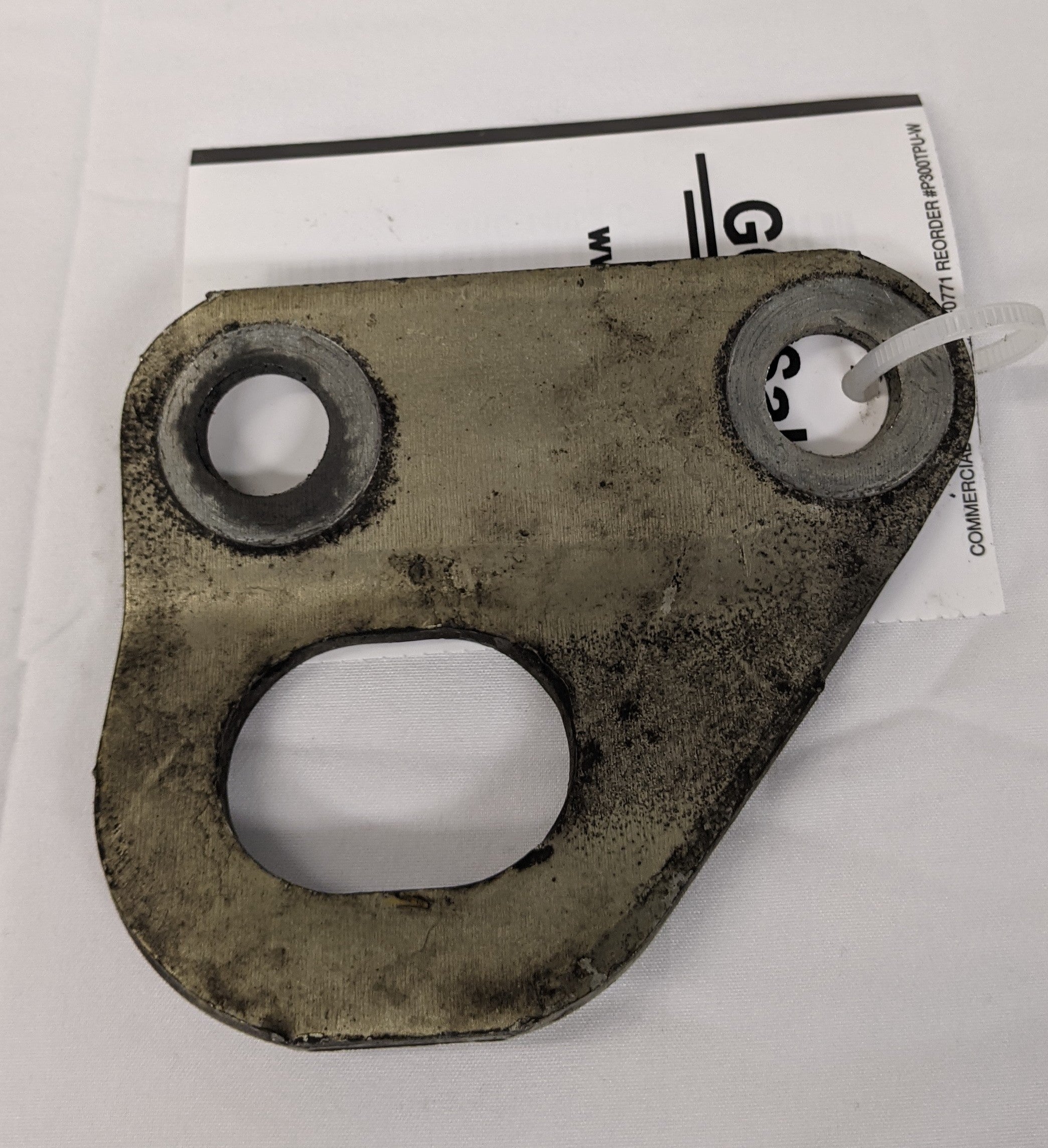 Used FTL Cascadia P3 Engine Head/Block Rear Lifting Bracket - P/N A4712241043 (10047713771836)