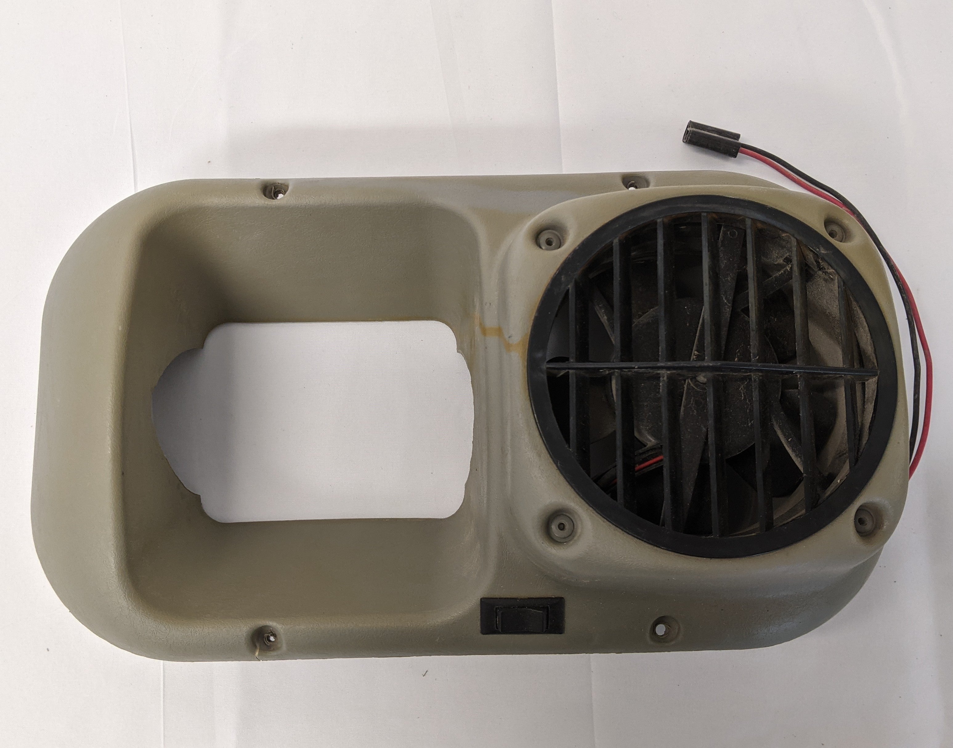 *Cracked* FTL Columbia Salem Comfort Center Dual Defrost Fan - P/N A22-51897-000 (10026983719228)