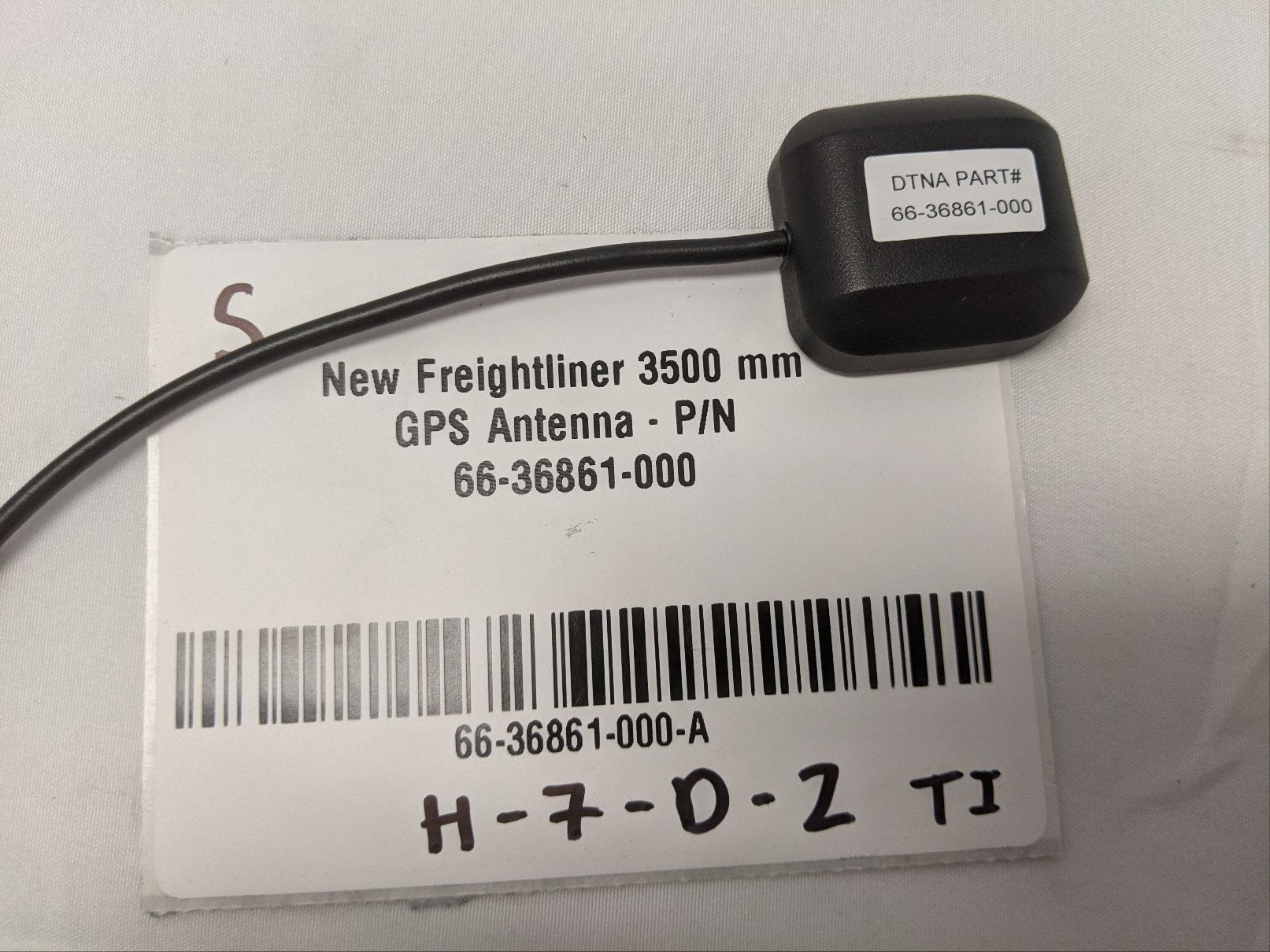 Freightliner GPS Antenna 3500mm ITD Vehicle | 66-36861-000