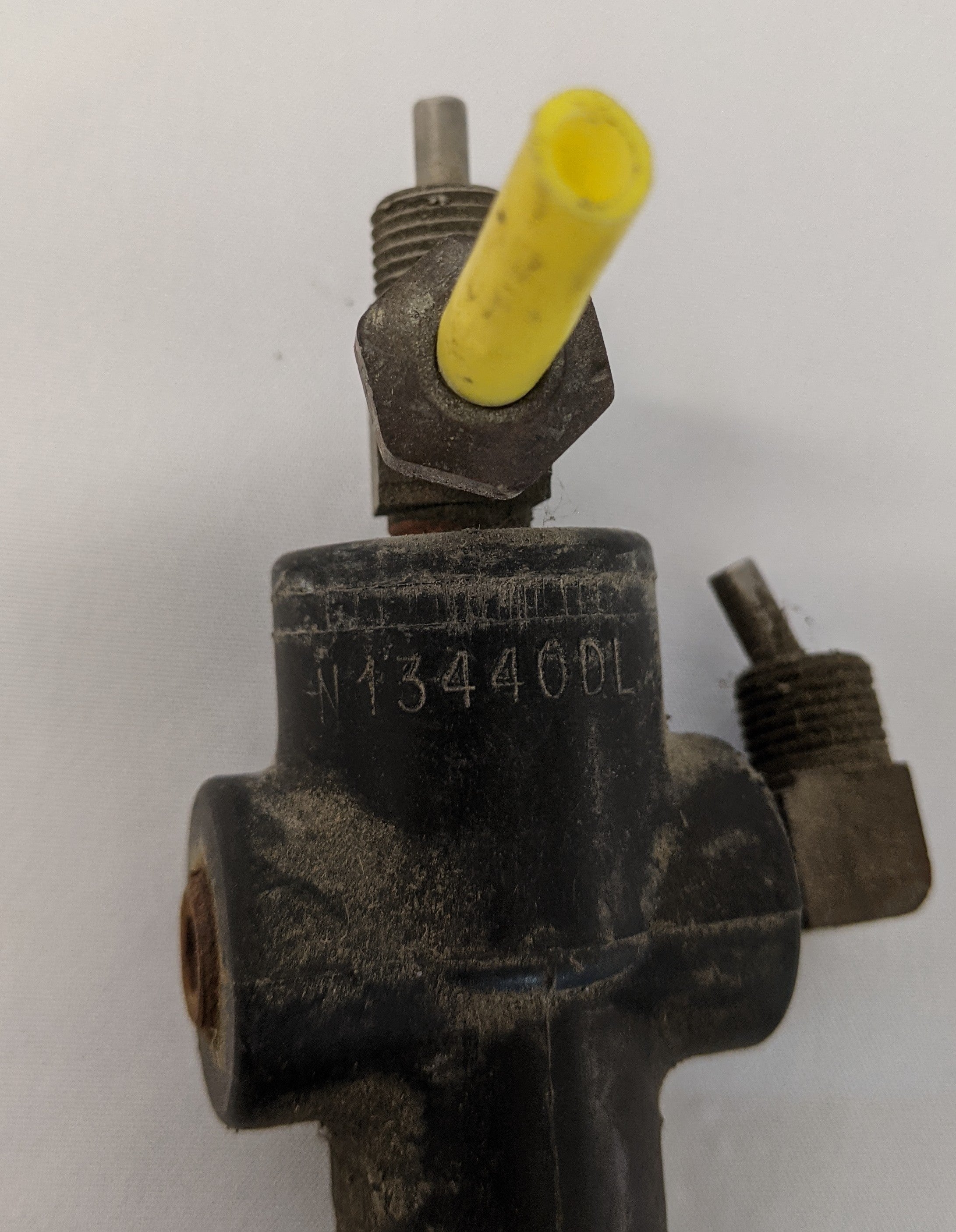 *Lot Of 2* Used Freightliner FLD Air Control Flipper Valve - P/N MID N13440DL (10029497483580)