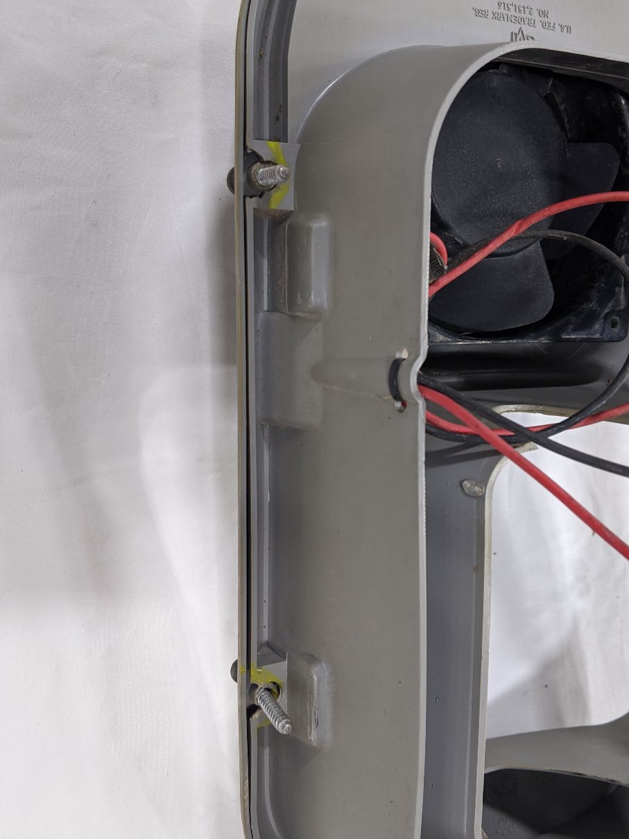 *Cracked* FTL Columbia Salem Comfort Center Dual Defrost Fan - P/N A22-51897-000 (10026983719228)