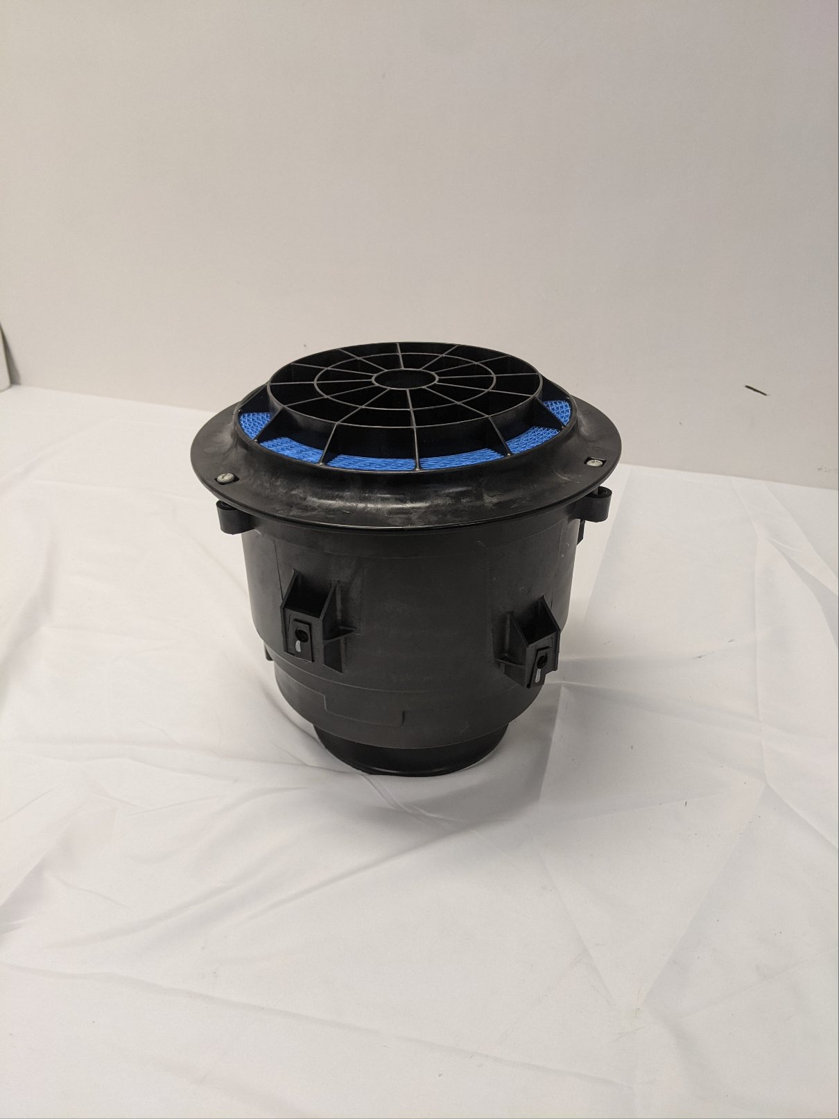 Freightliner M2 Cummins ISB6.7 Air Cleaner w/ Vacuator Valve -P/N 03-37678-000